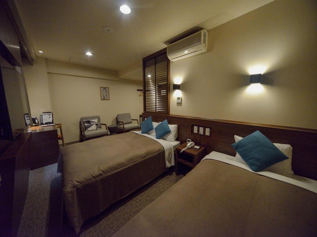 Twin Room - Smoking photo 1