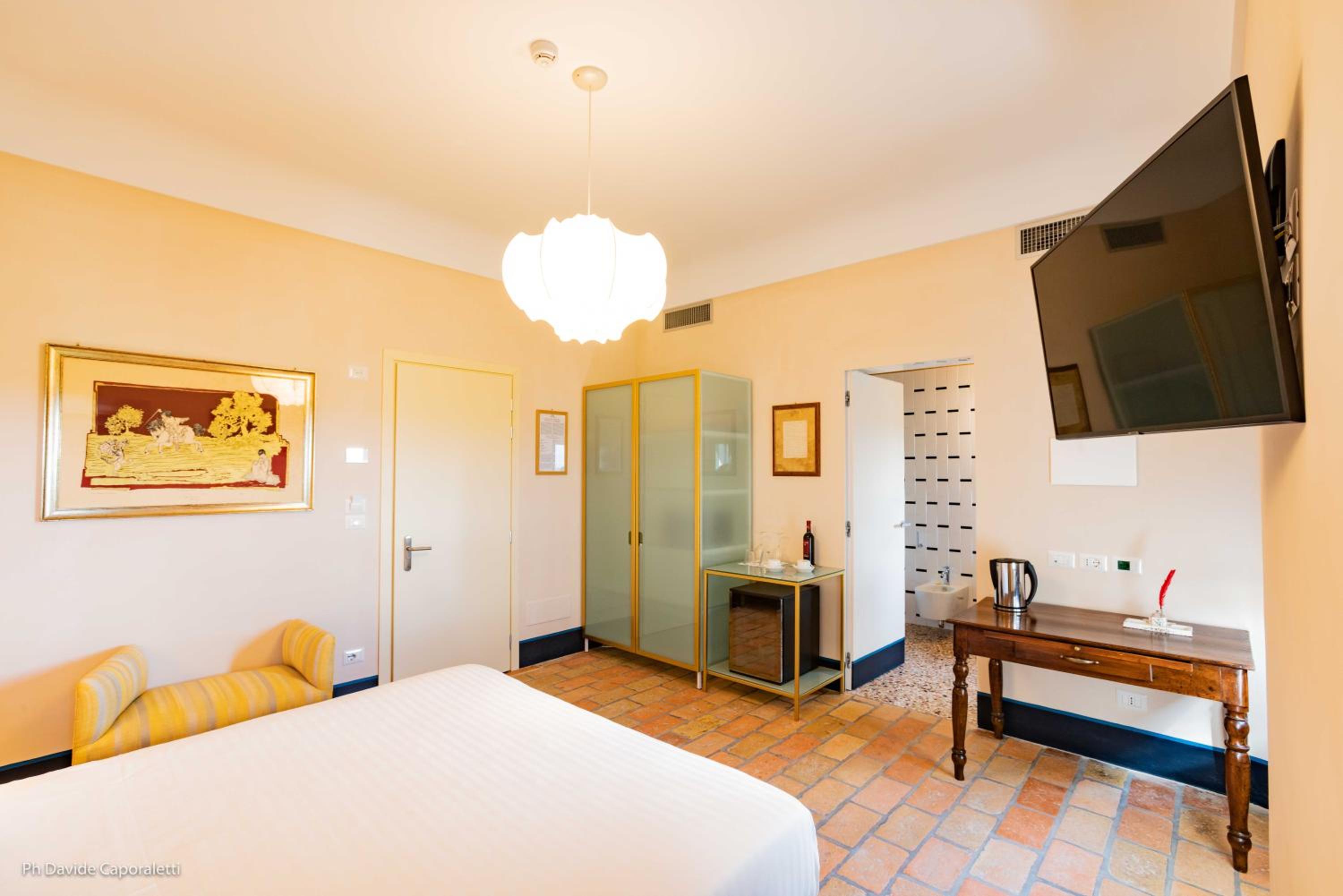 Double Room - Photo 10