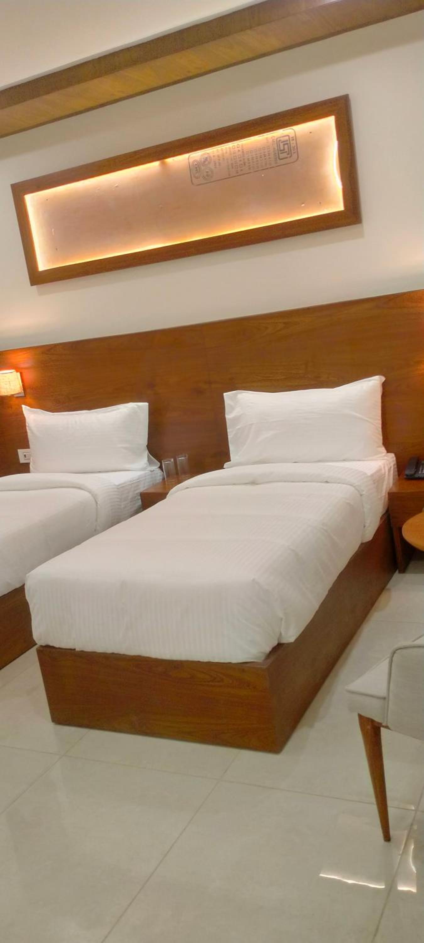 Deluxe Twin Room photo 2