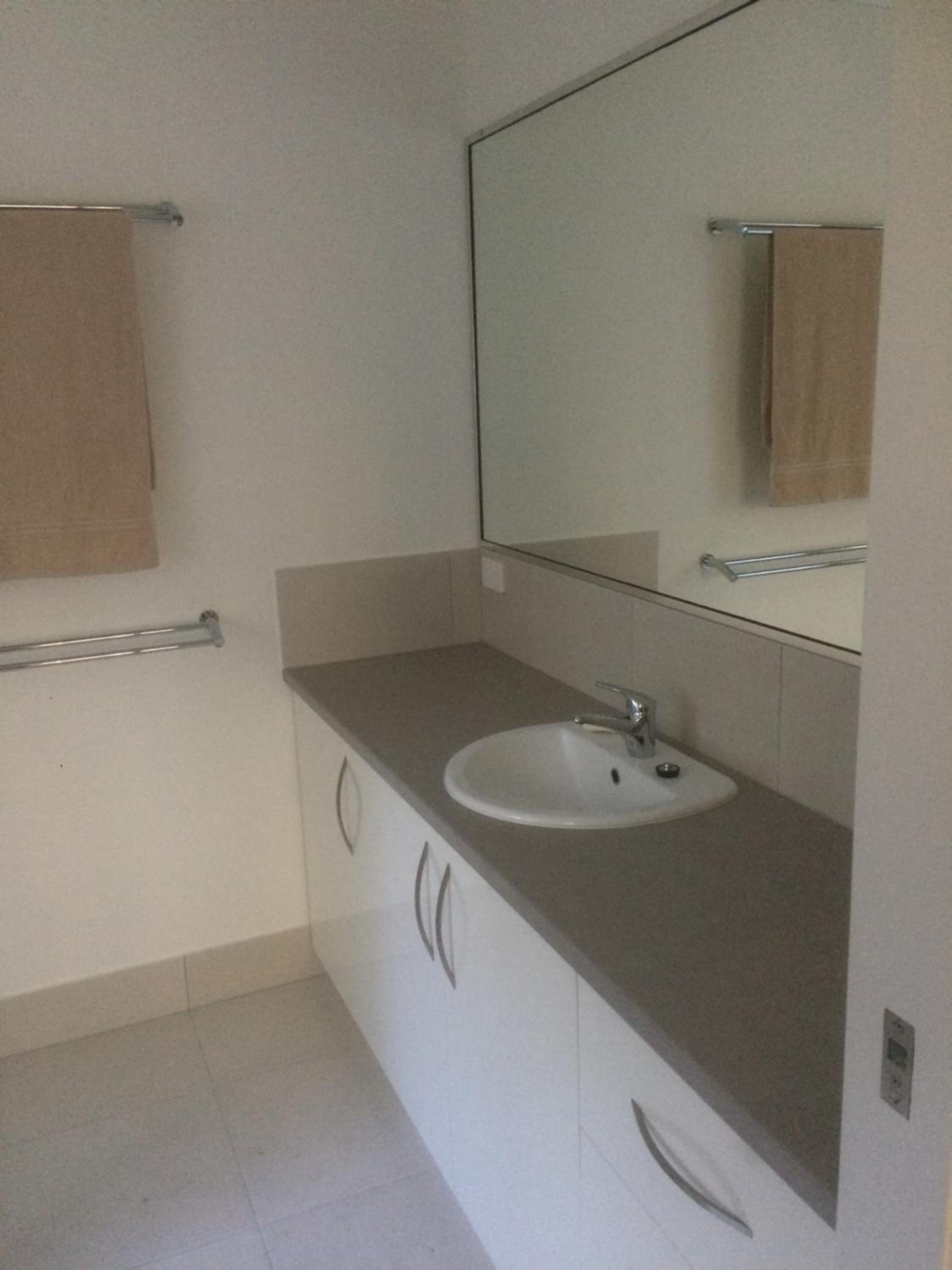 Deluxe Double Room with Shower photo 3