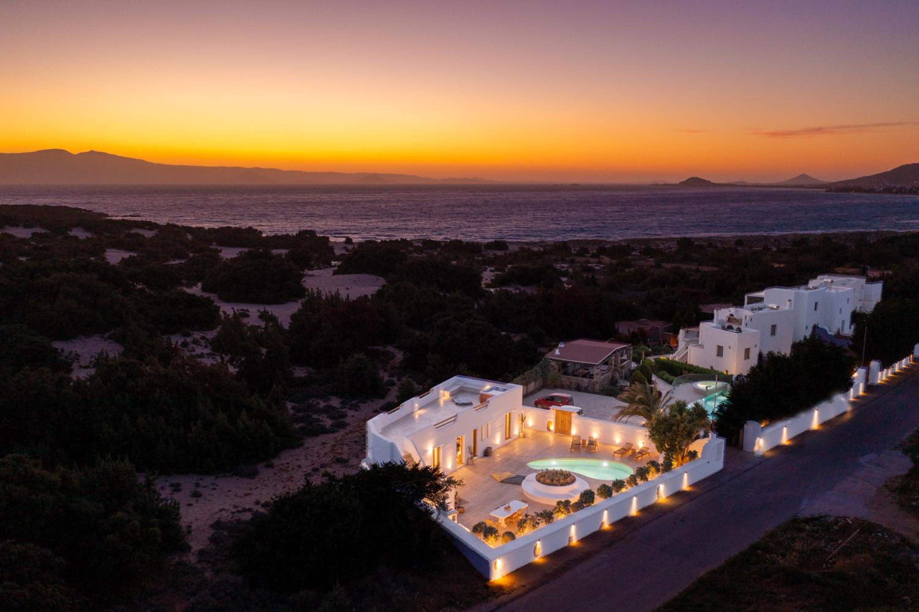 Villa - Beach Front photo 2