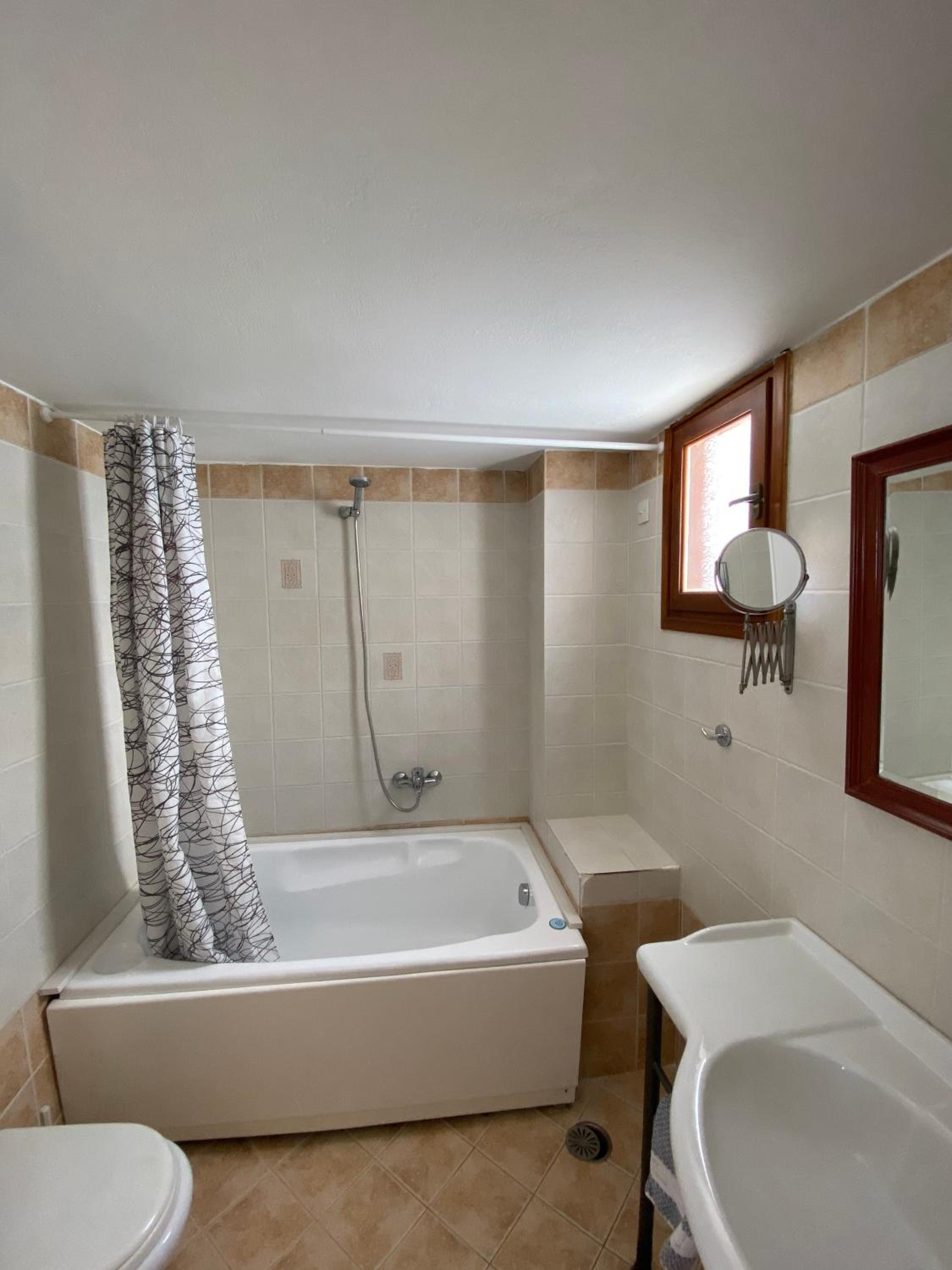 Junior Suite with Garden View (2 Adults) - Photo 5