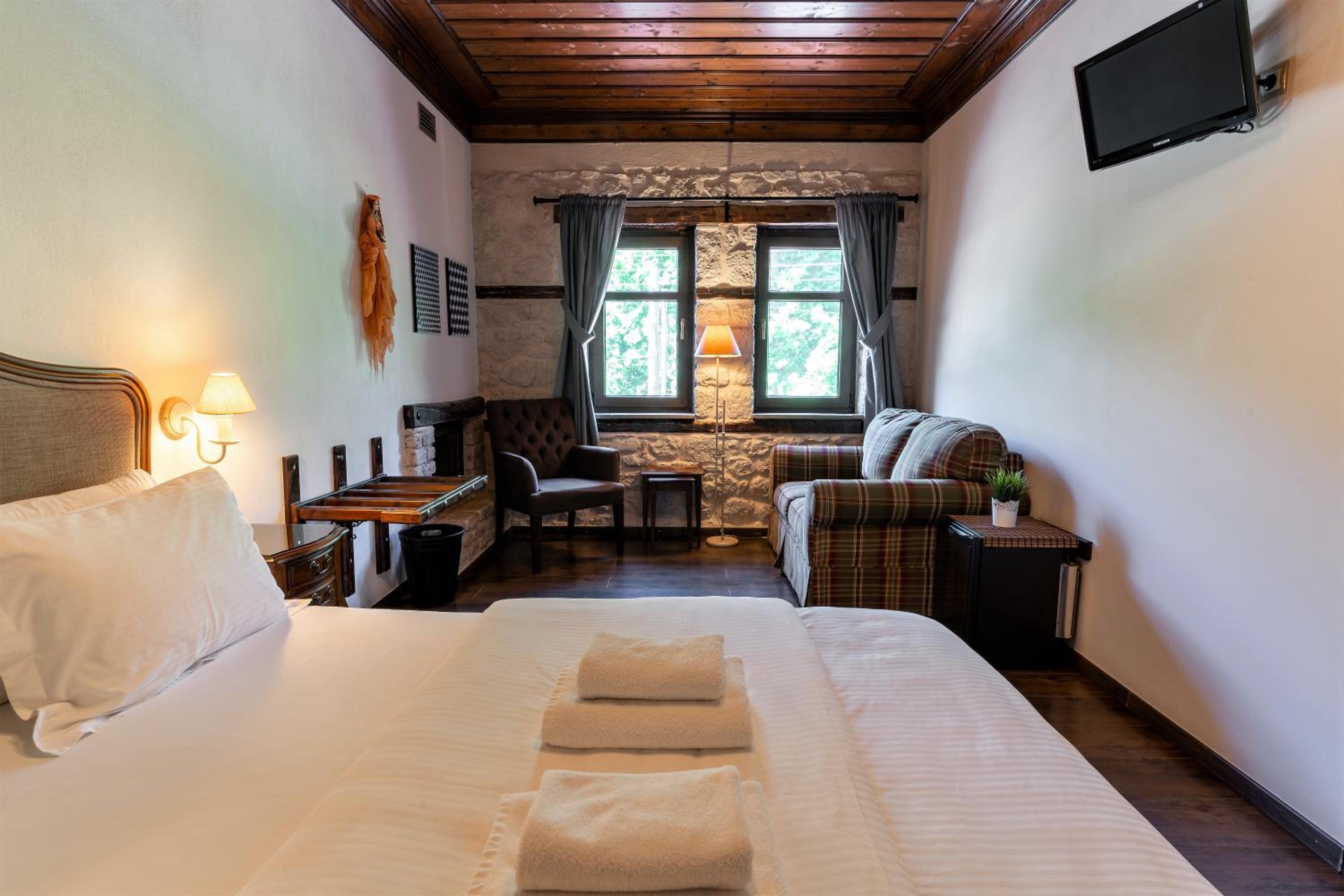 Superior Double Room - Photo 8
