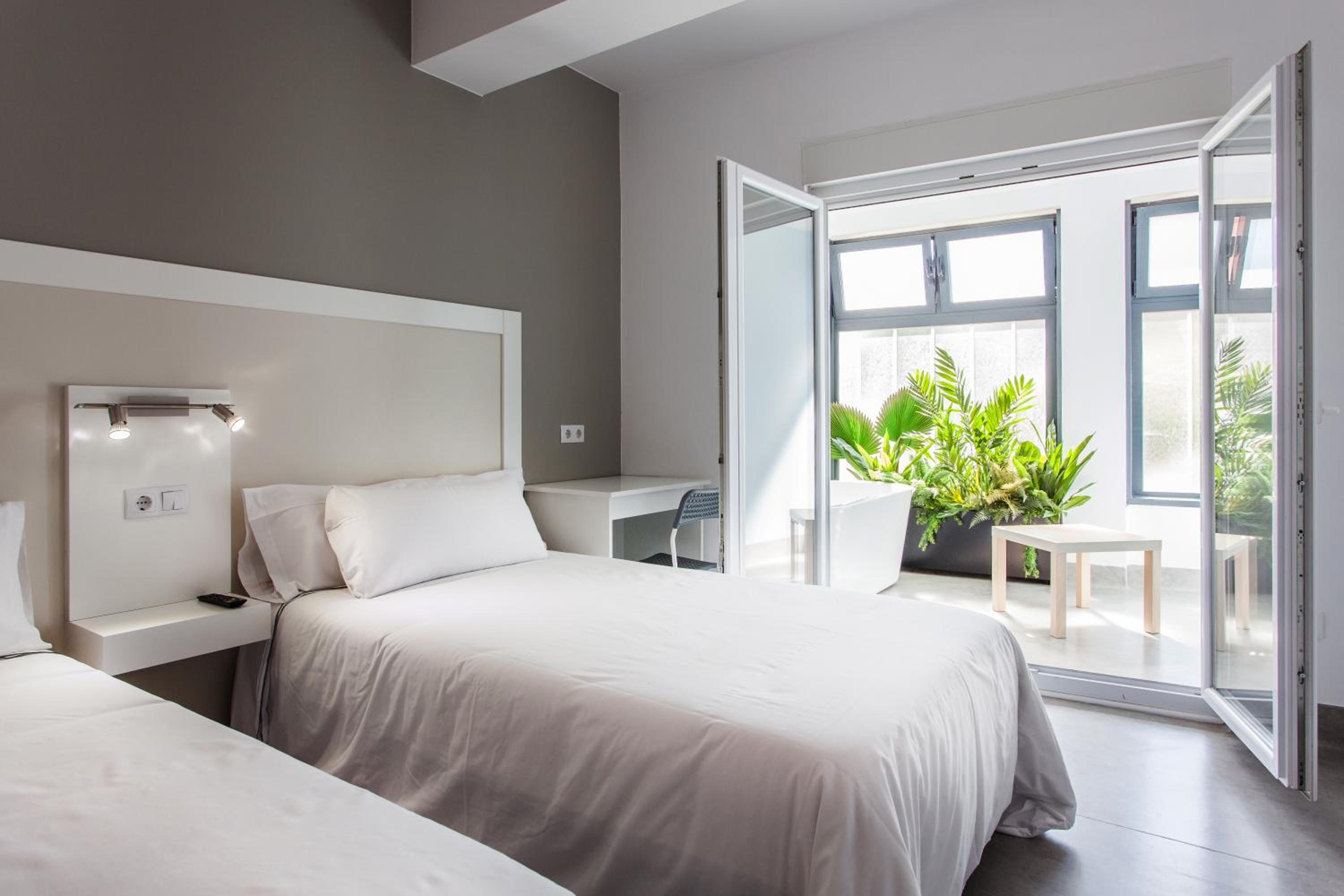 Basic Double or Twin Room with Bath  - Photo 1