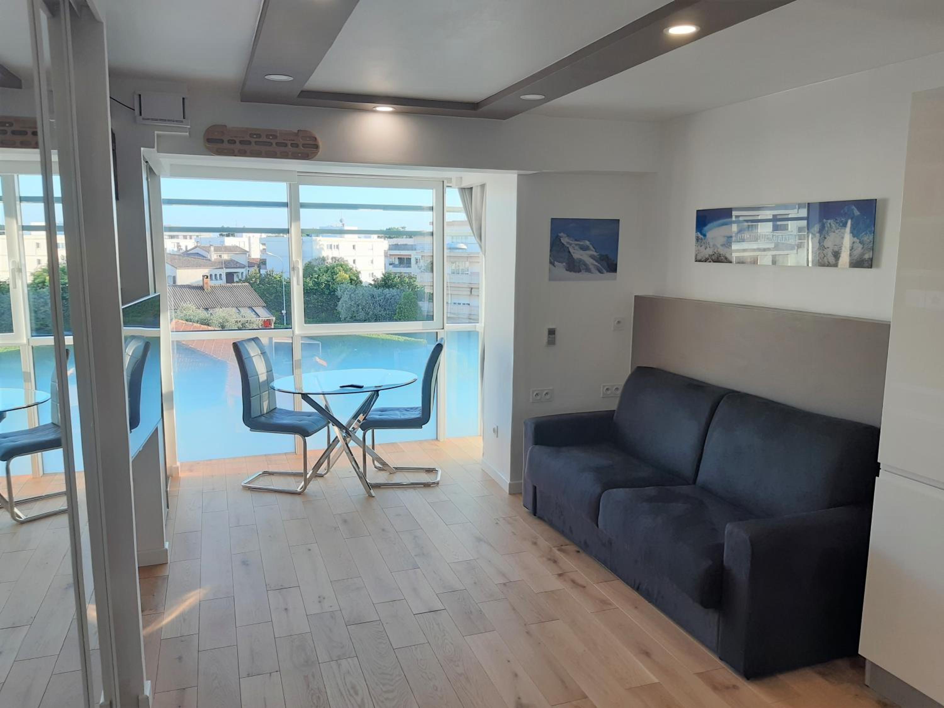 Studio Apartment
