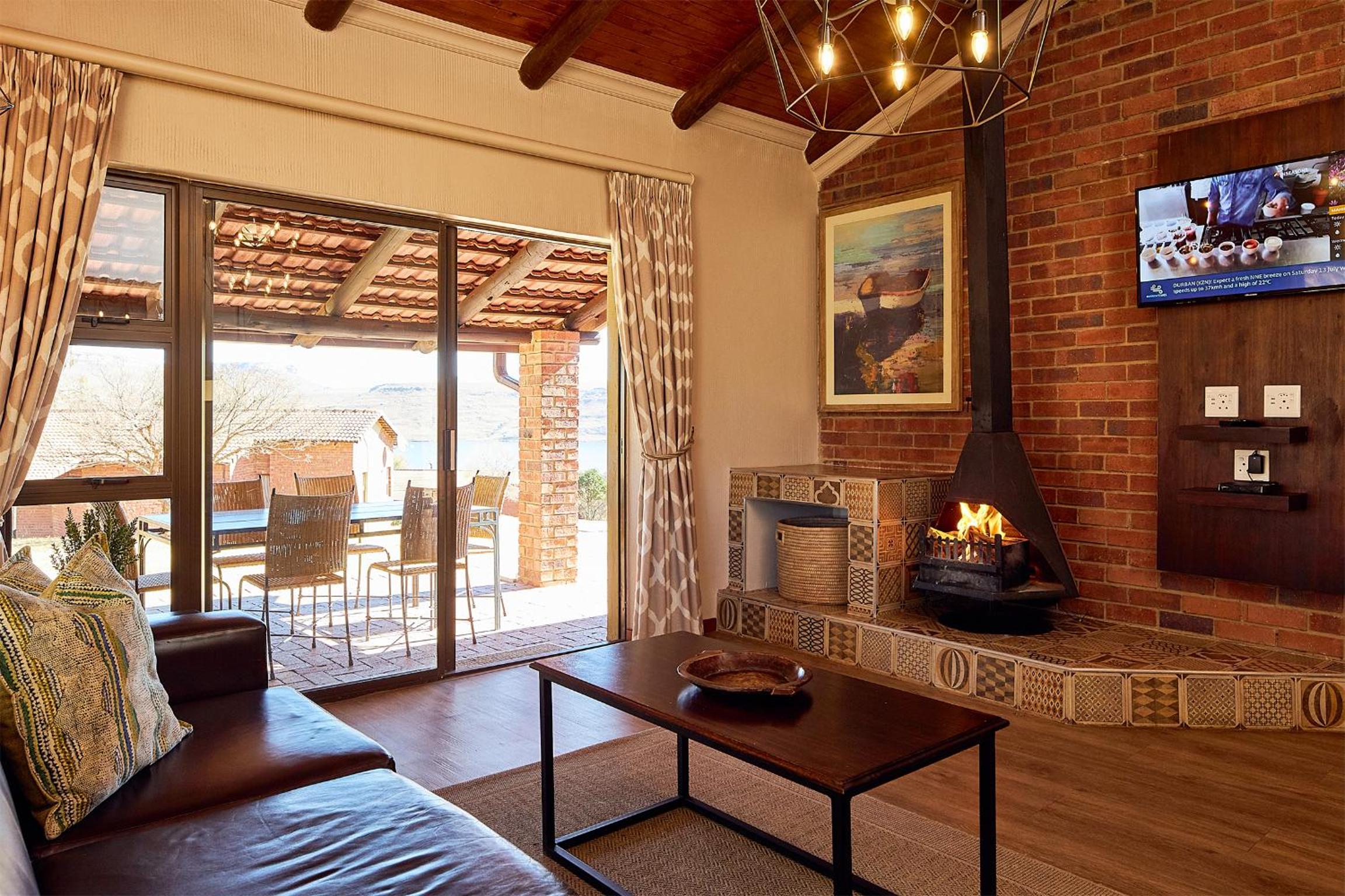 Three-Bedroom Chalet No Pets photo 3