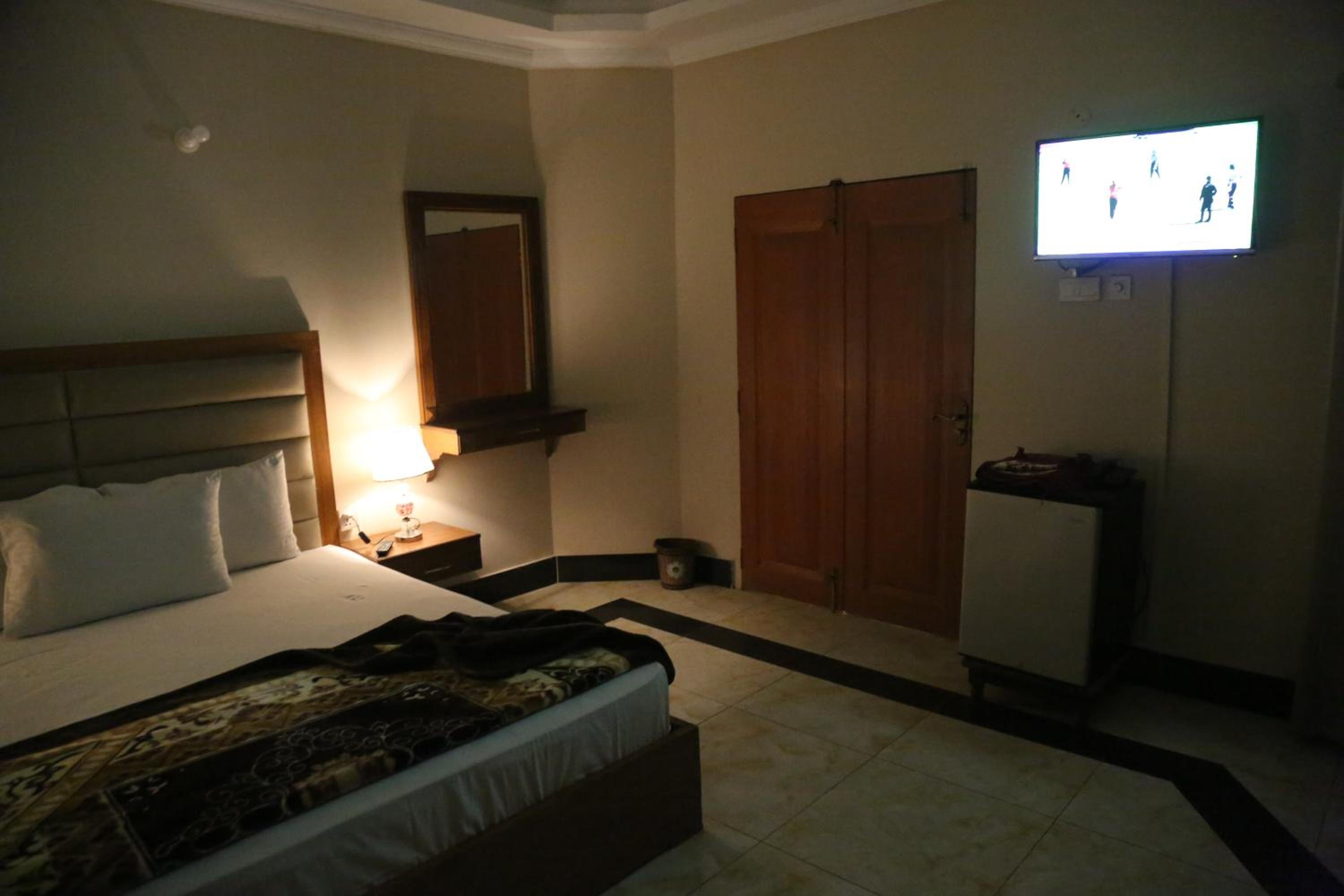 Deluxe Double Room - Photo 15