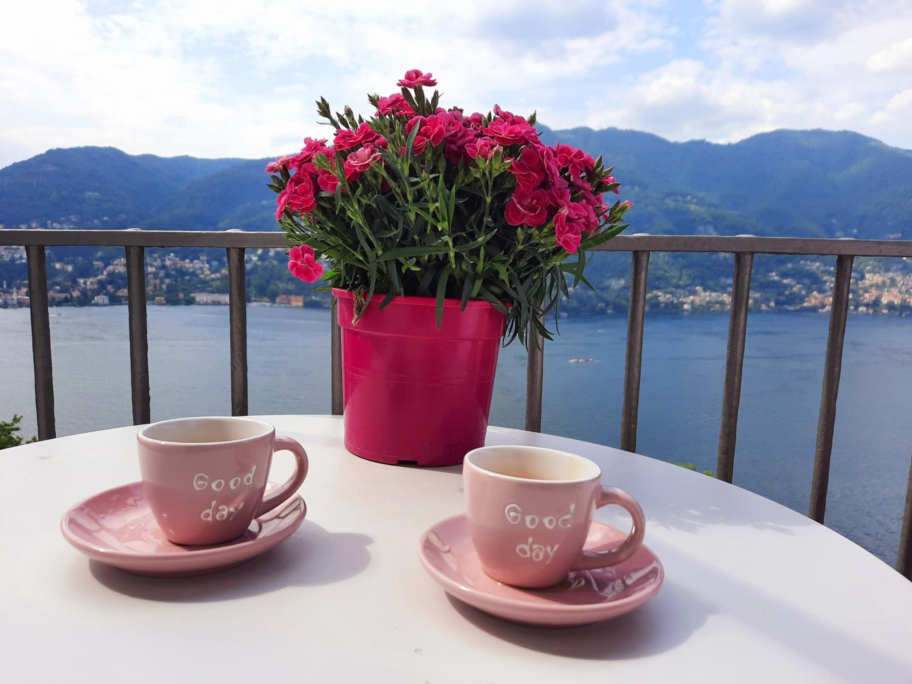 Apartment with Lake View - Photo 5