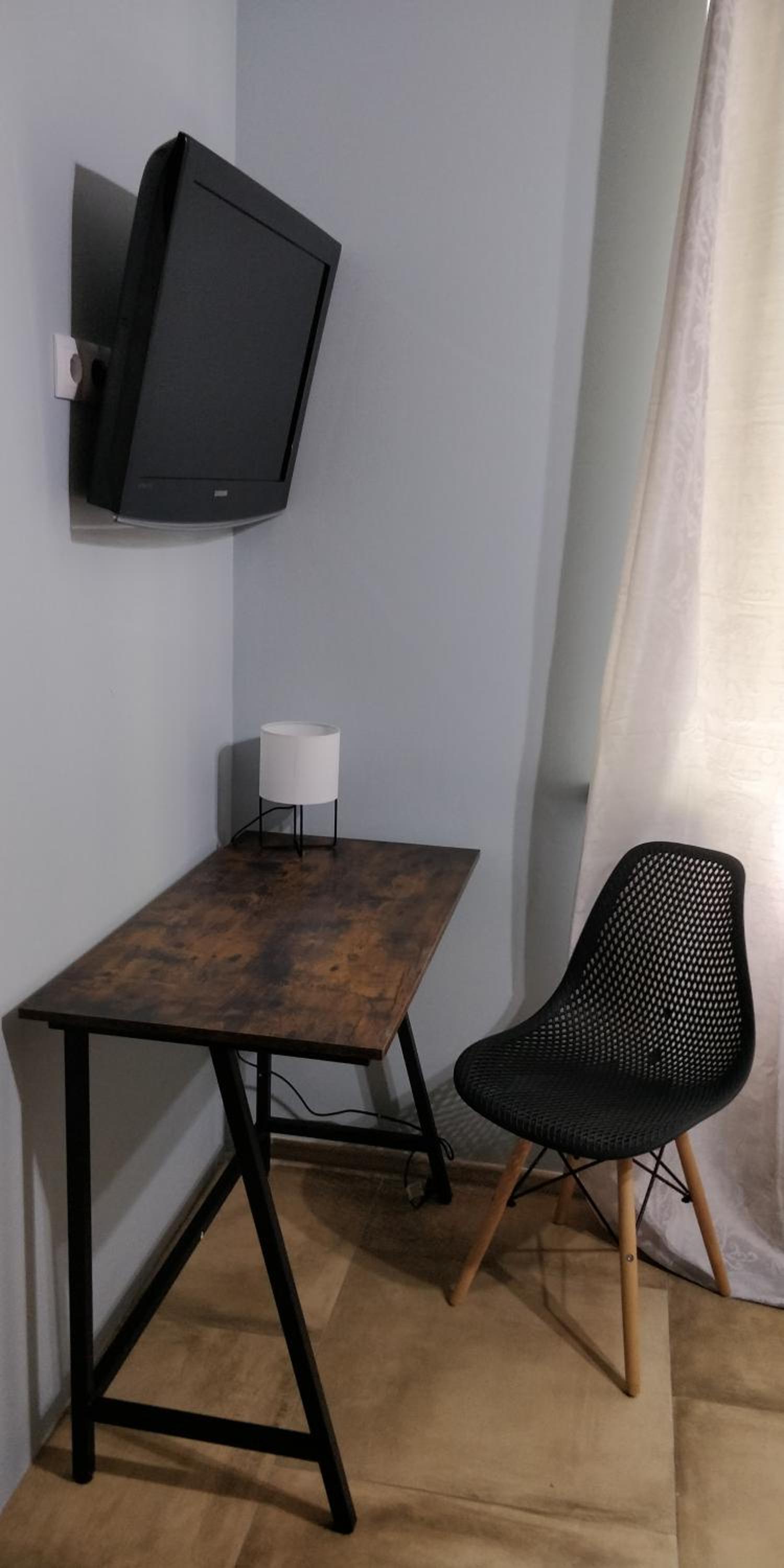 Standard Family Room - Photo 4