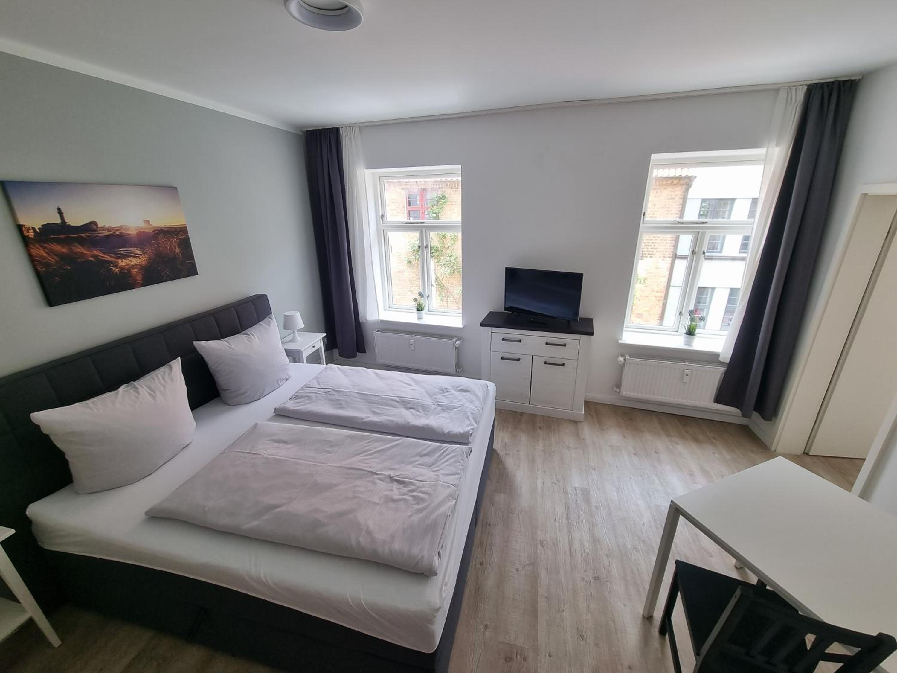 Apartment 3 photo 2