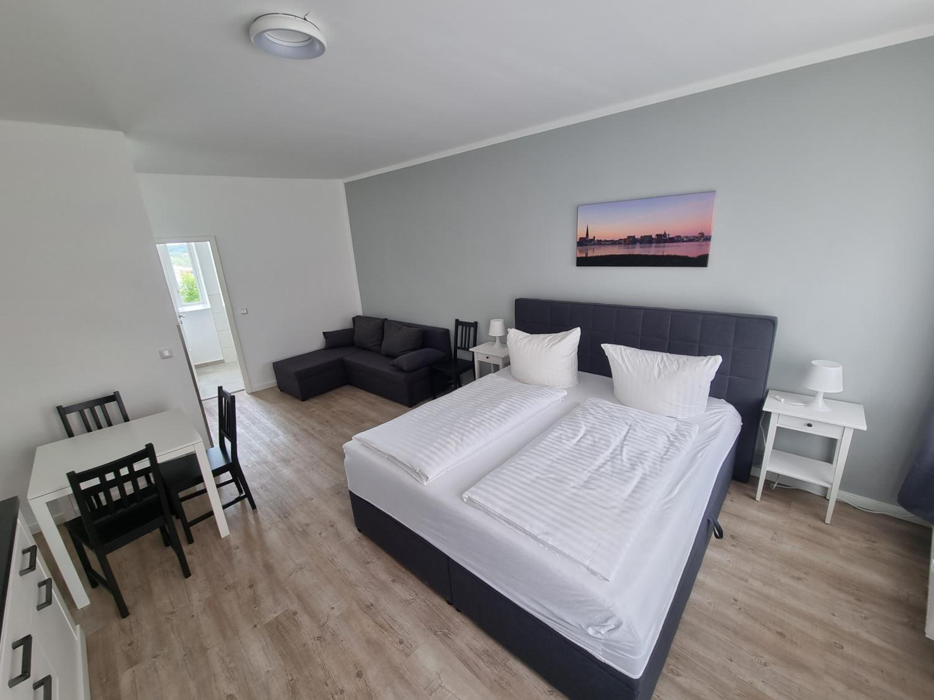Apartment 4 photo 1