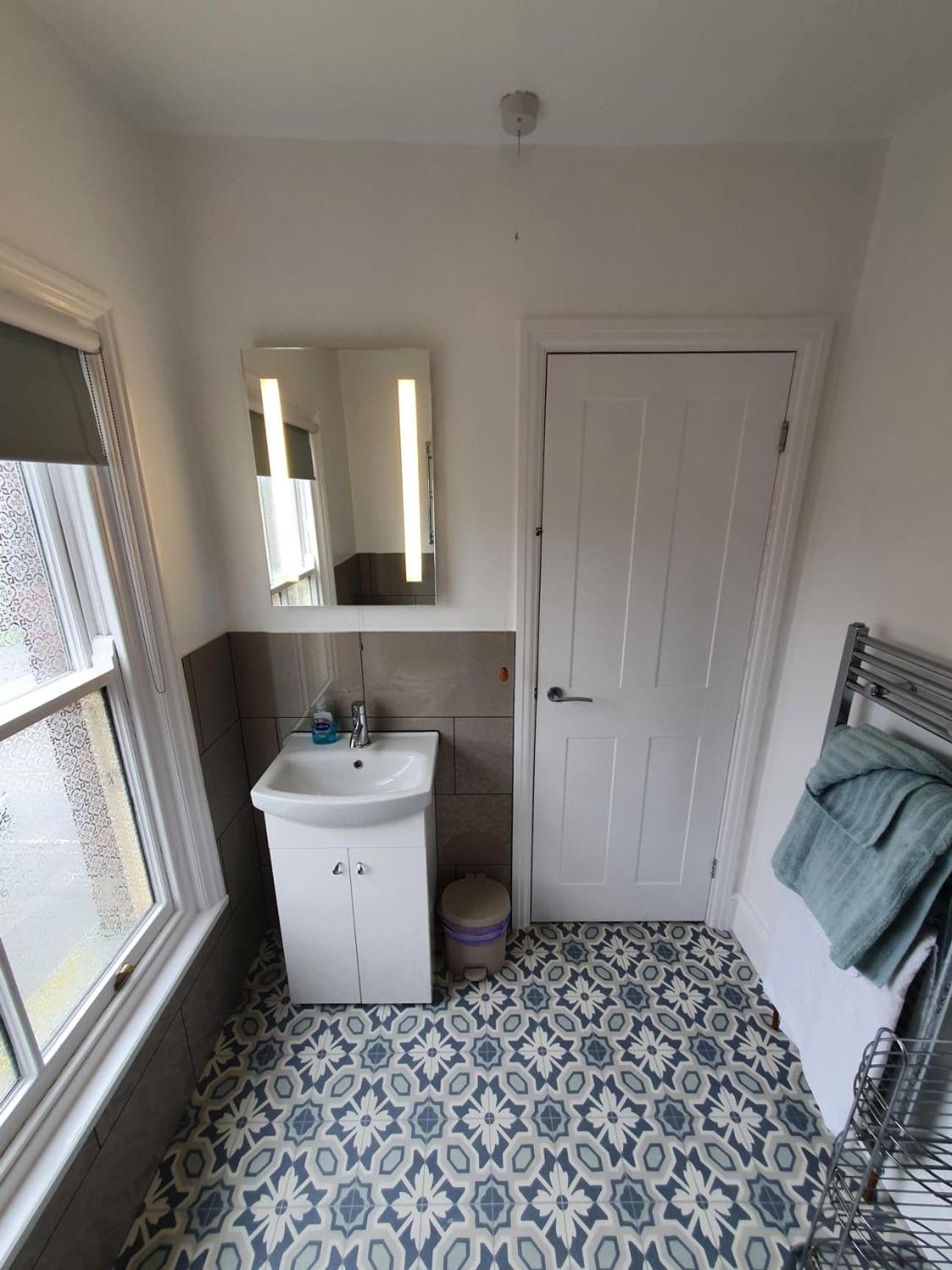 Family Room - Photo 4