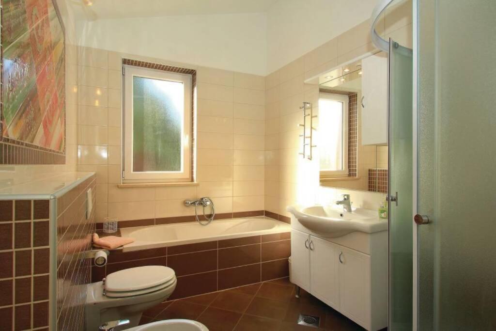 Two-Bedroom House photo 3