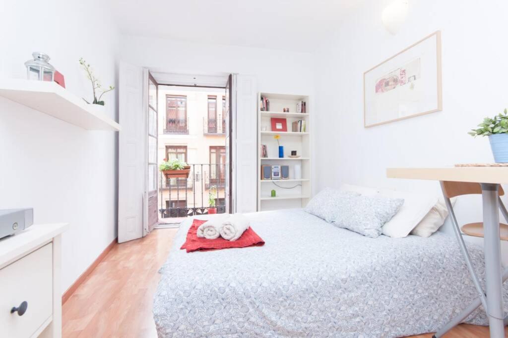 One-Bedroom Apartment - Photo 1