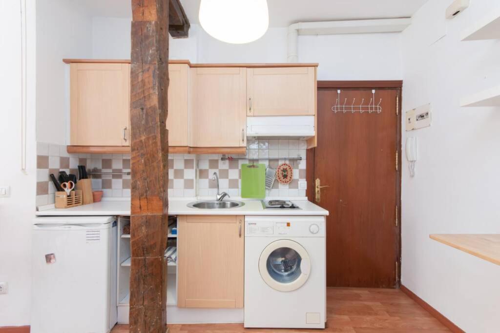 One-Bedroom Apartment - Photo 11