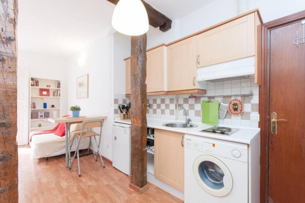 One-Bedroom Apartment - Photo 8