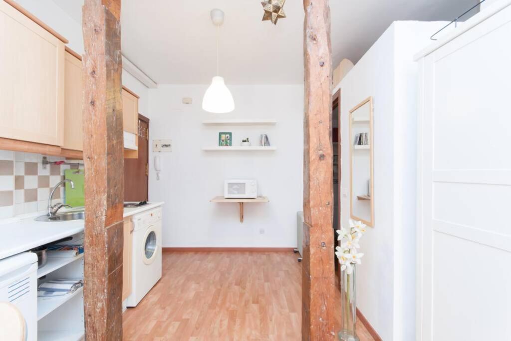 One-Bedroom Apartment - Photo 9