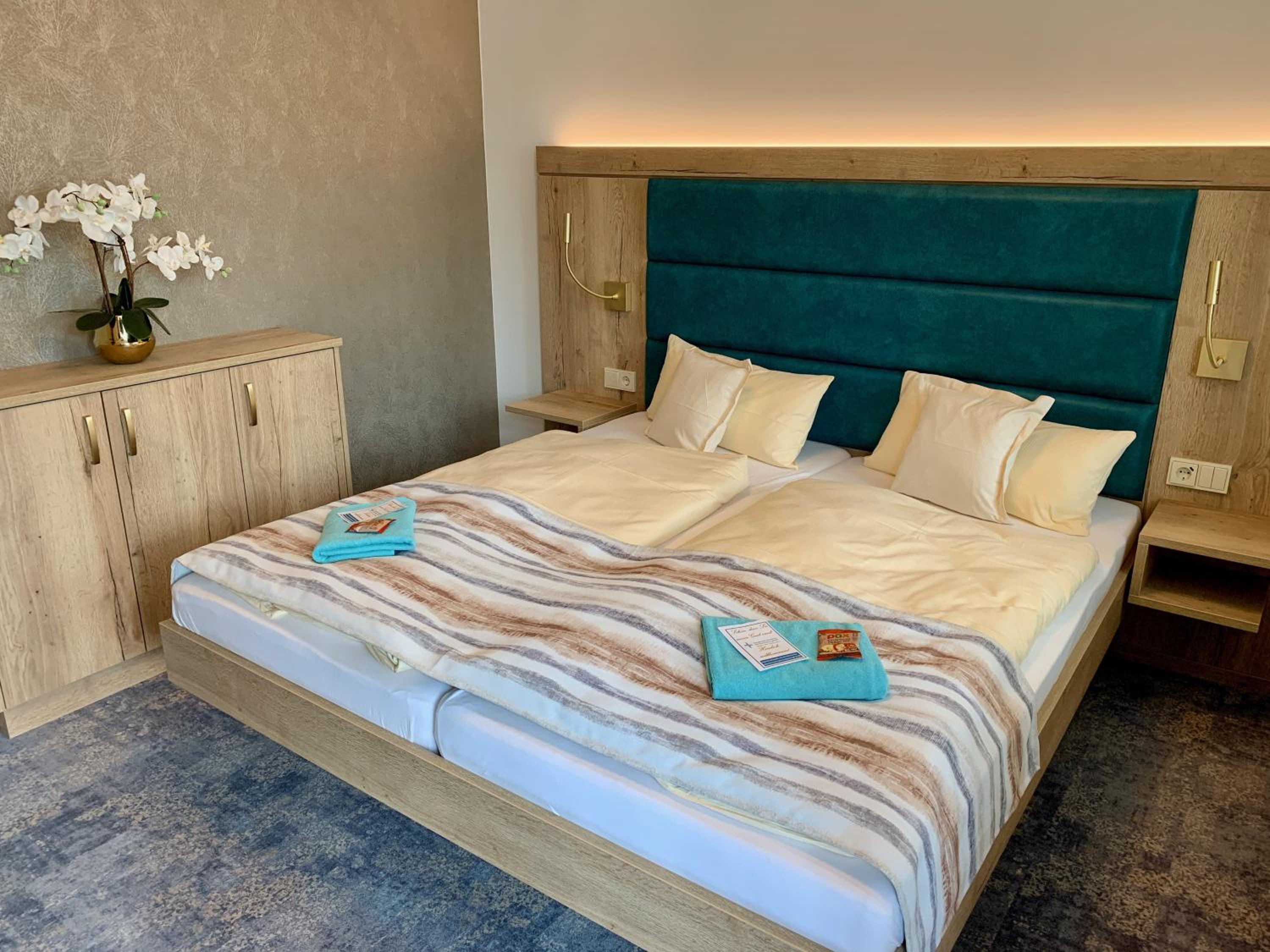 Deluxe Double Room with Balcony photo 1