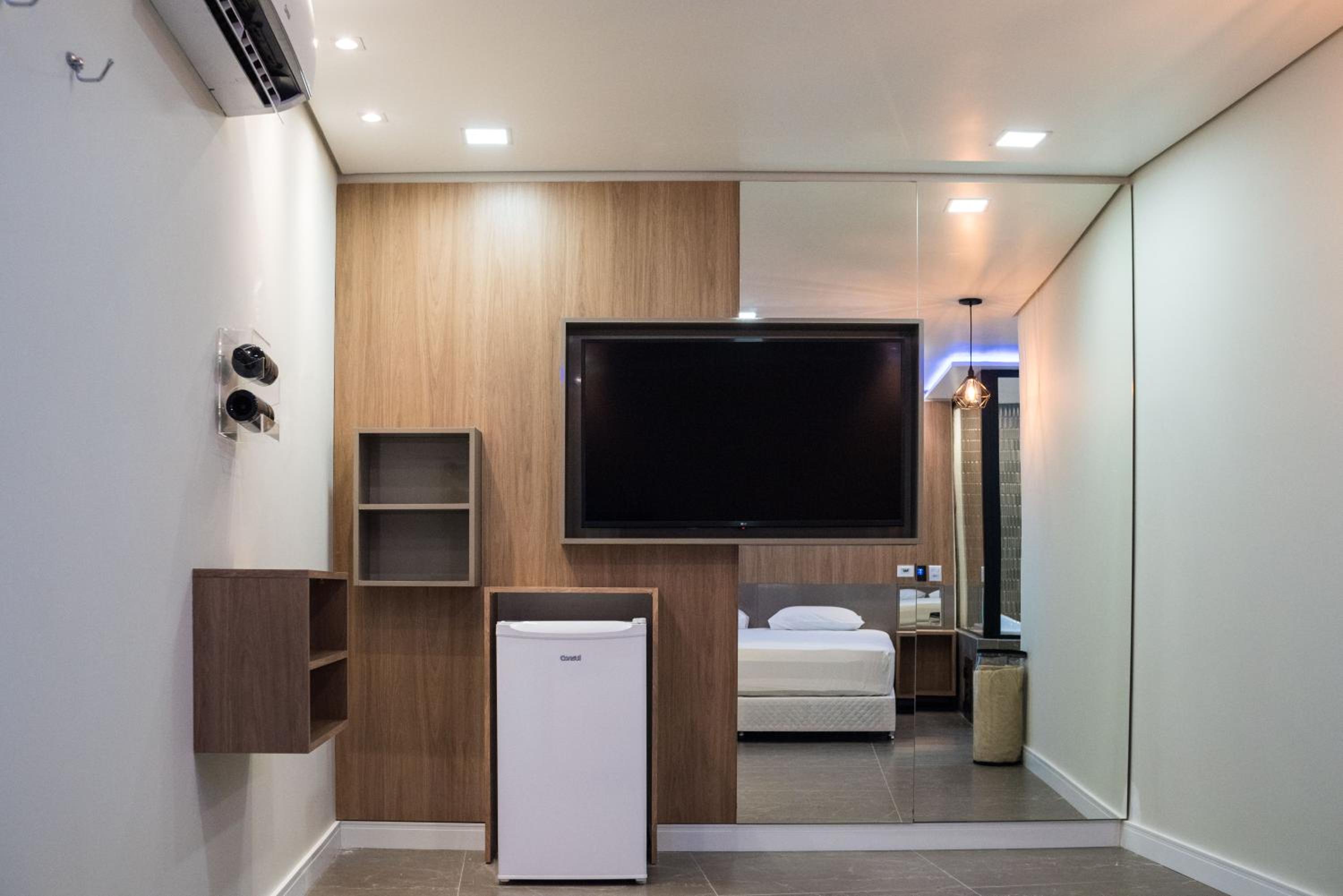 Junior Suite with Private Pool - Photo 7