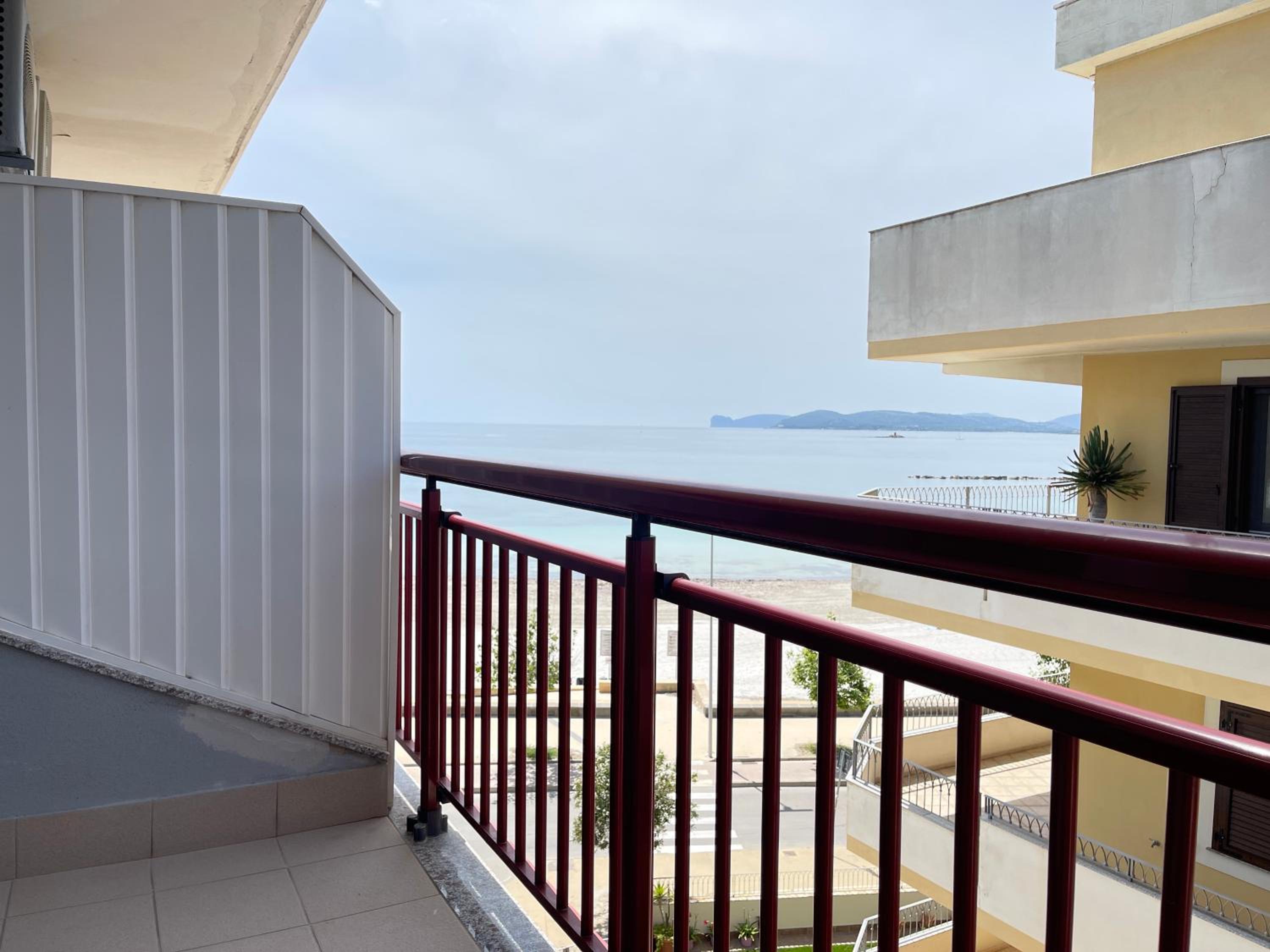 Quadruple Room with Sea View - Photo 5