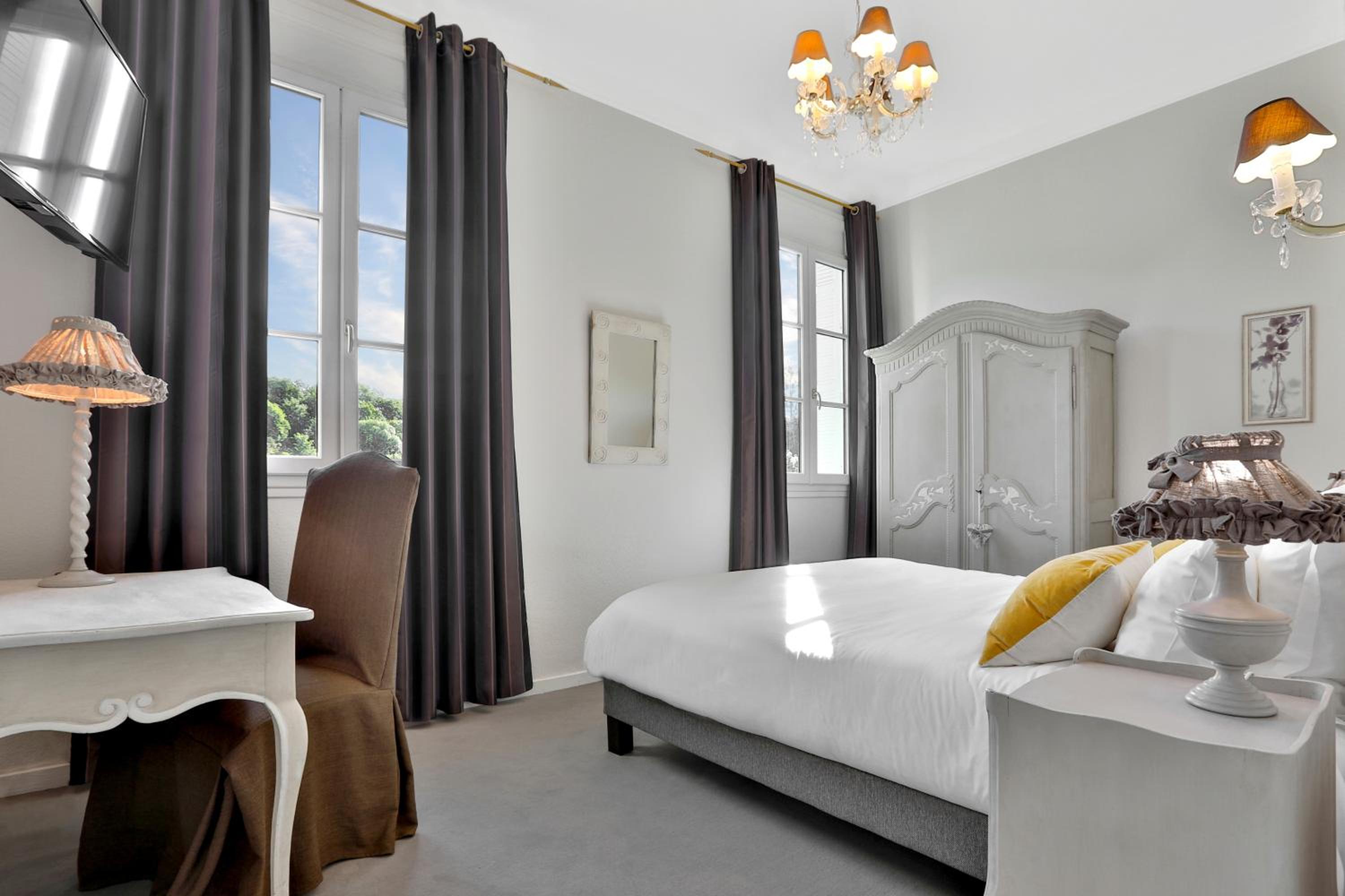 Superior Double Room with River View photo 3