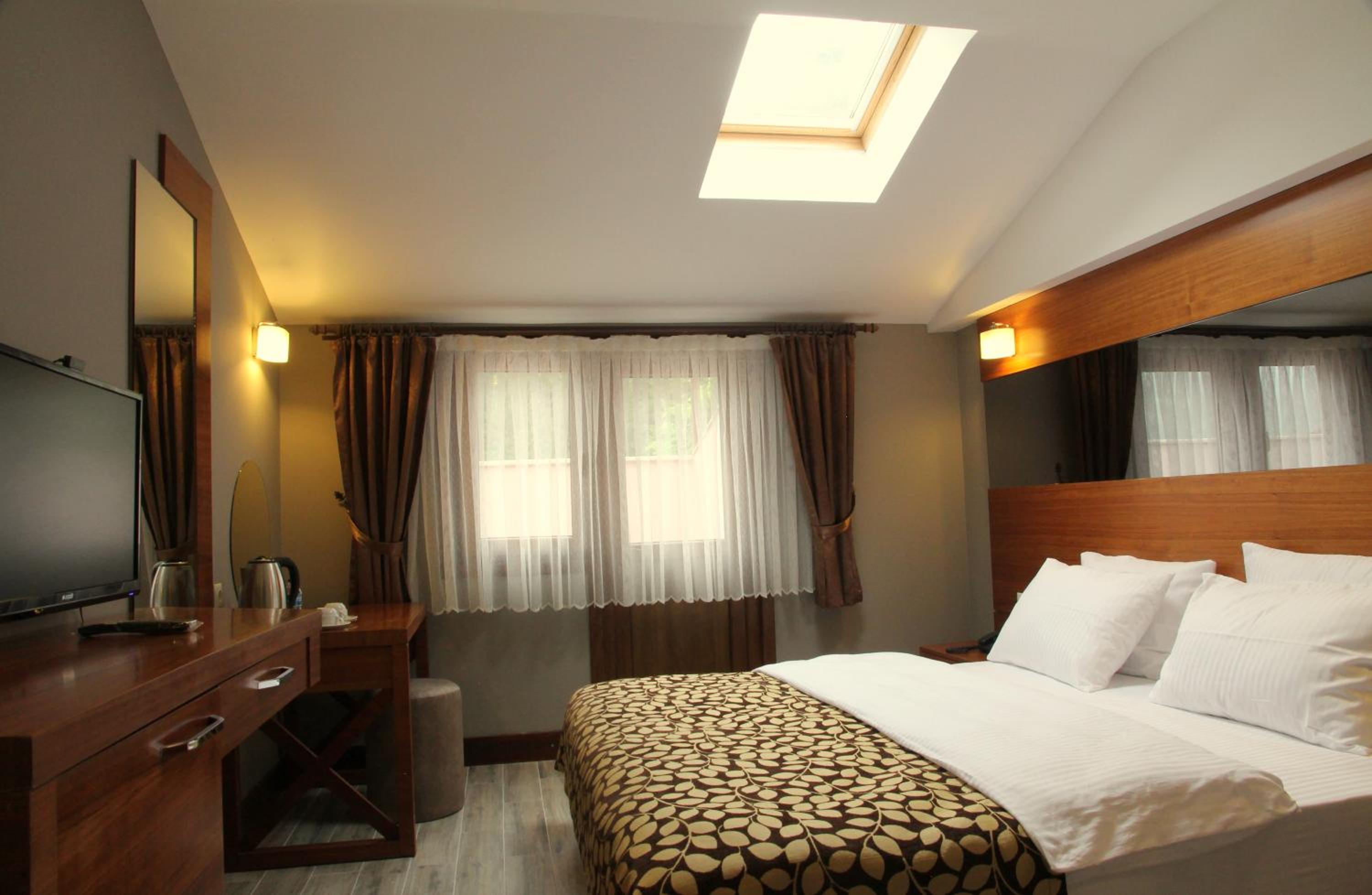 Double or Twin Room with Balcony photo 1