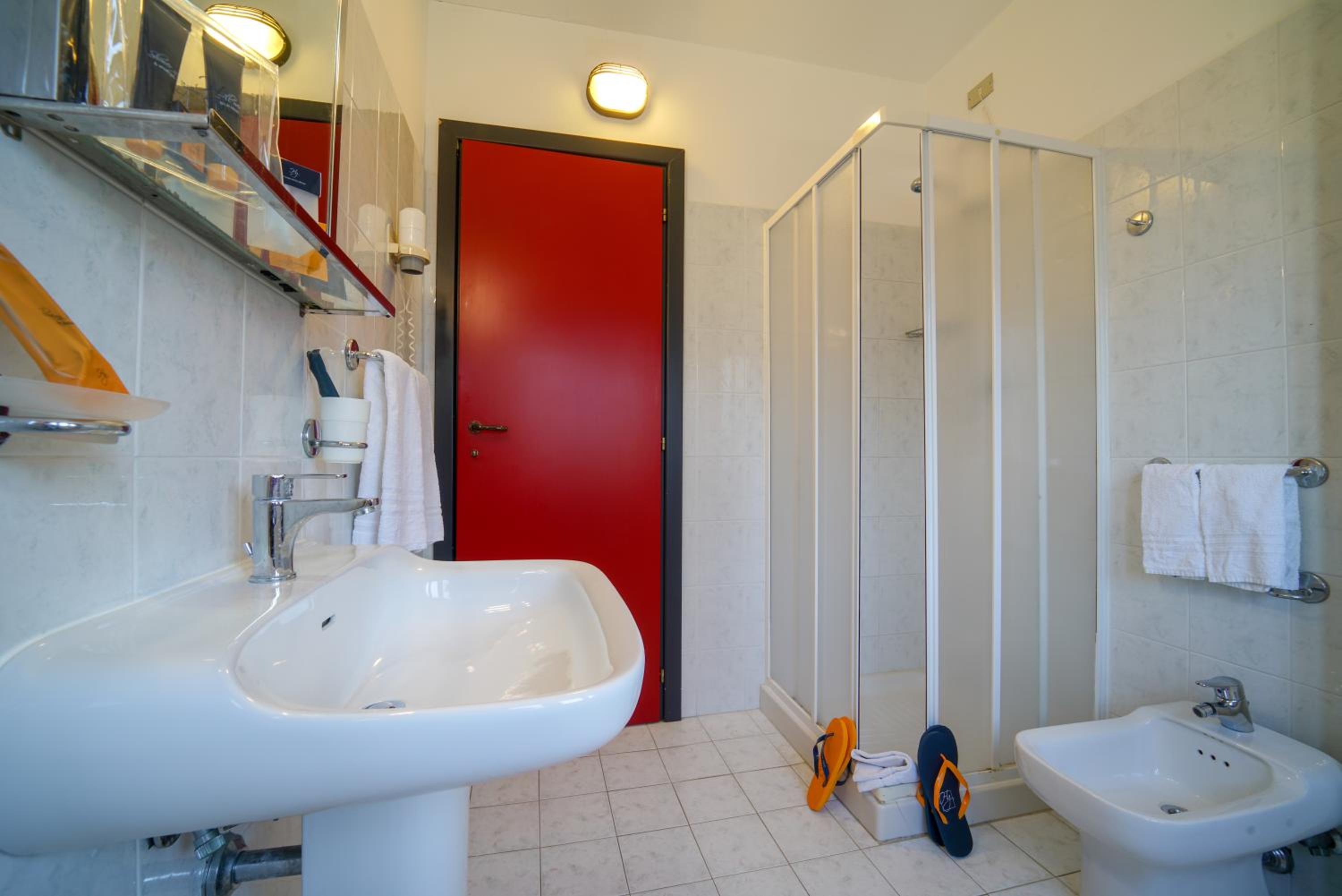 Double or Twin Room photo 2