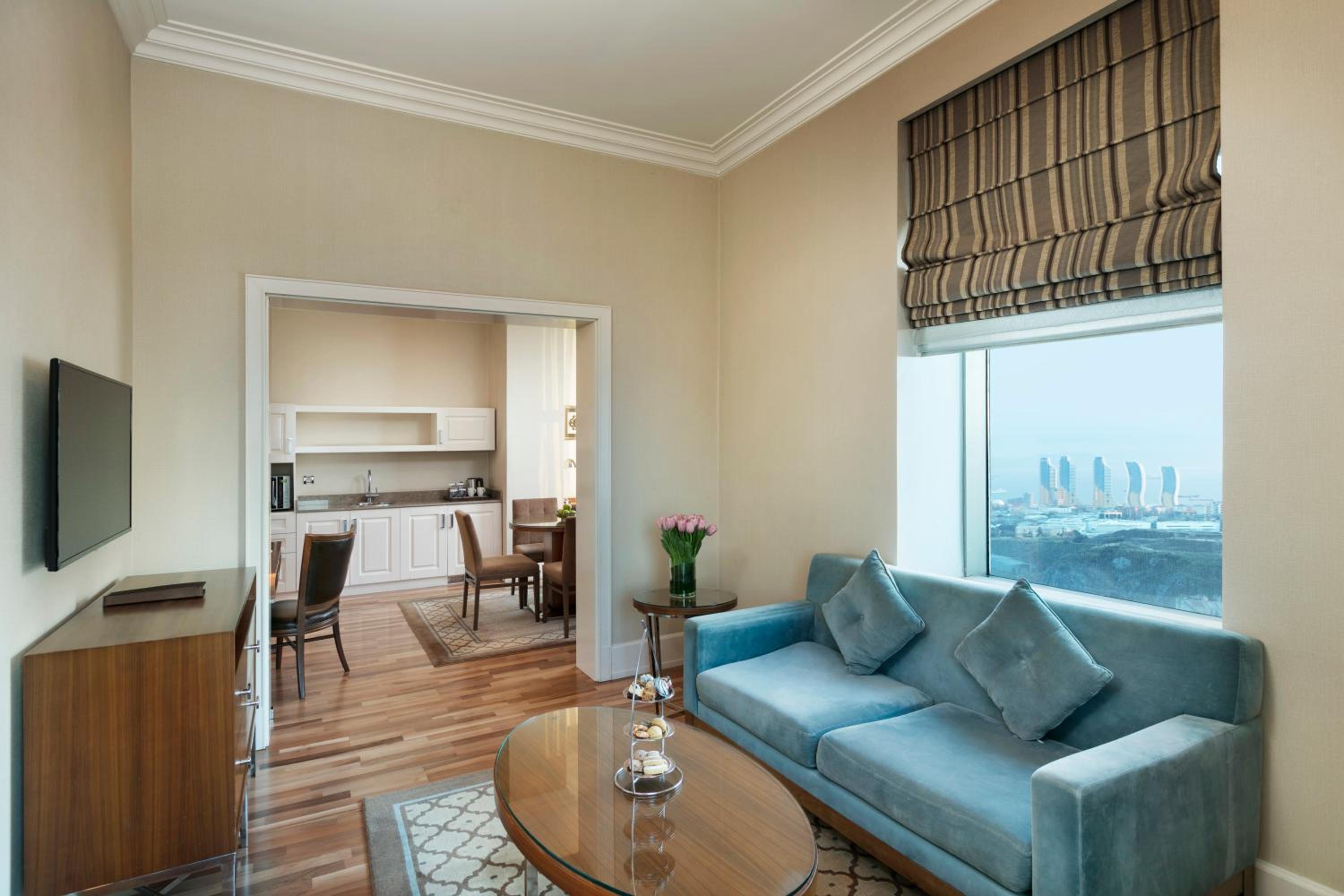 Premier Suite with Kitchenette photo 2