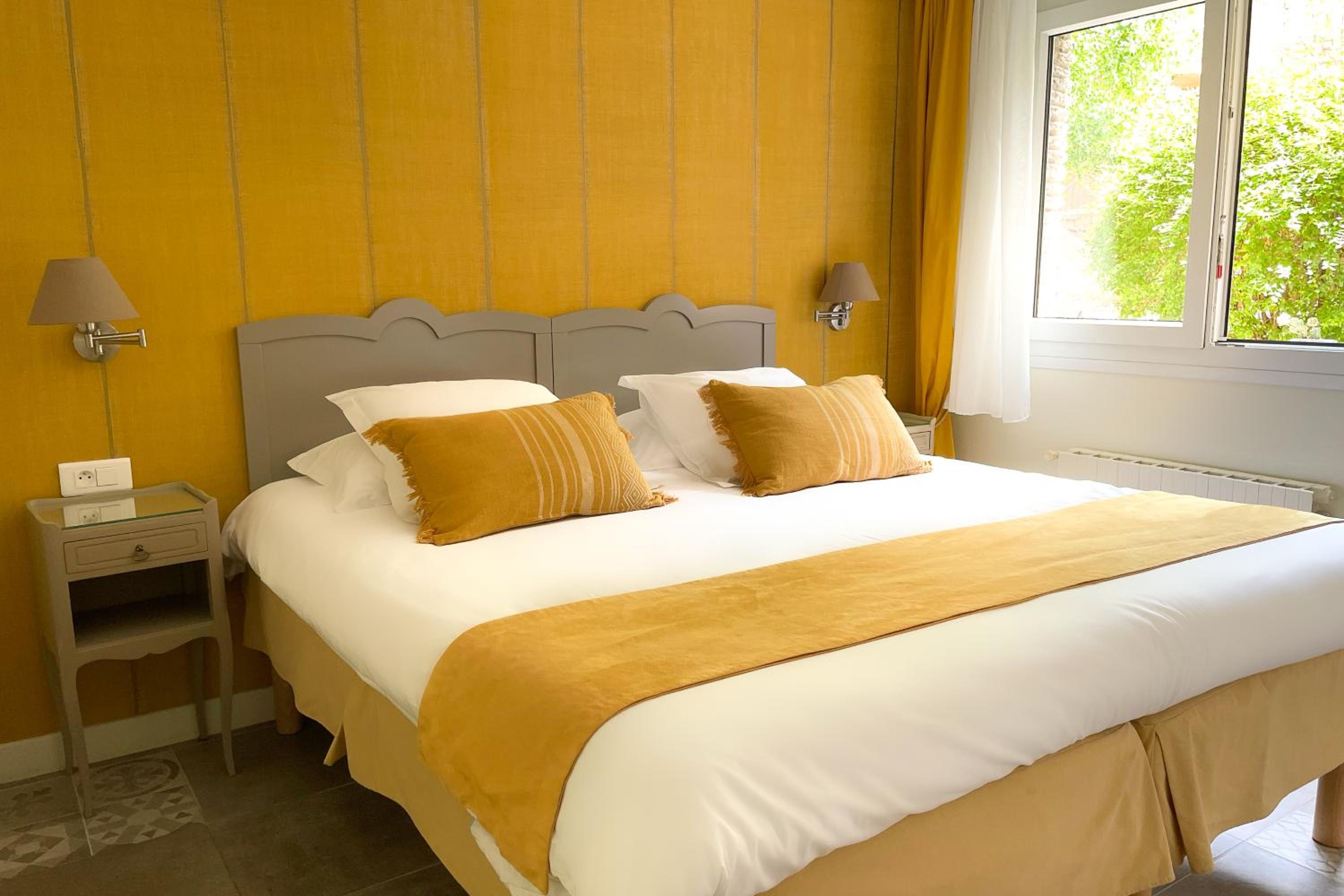 Superior Double Room with Garden View
