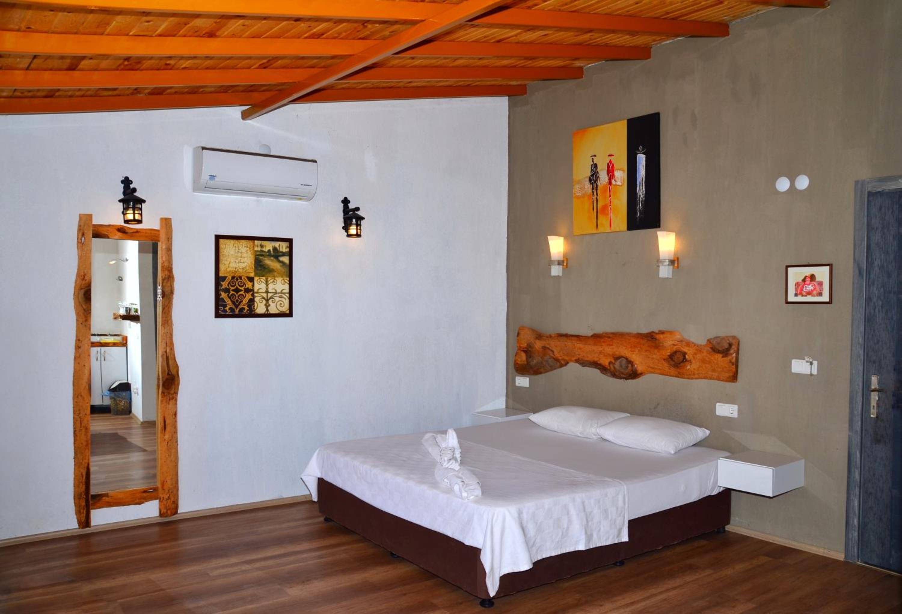 Apartment With Mountain View