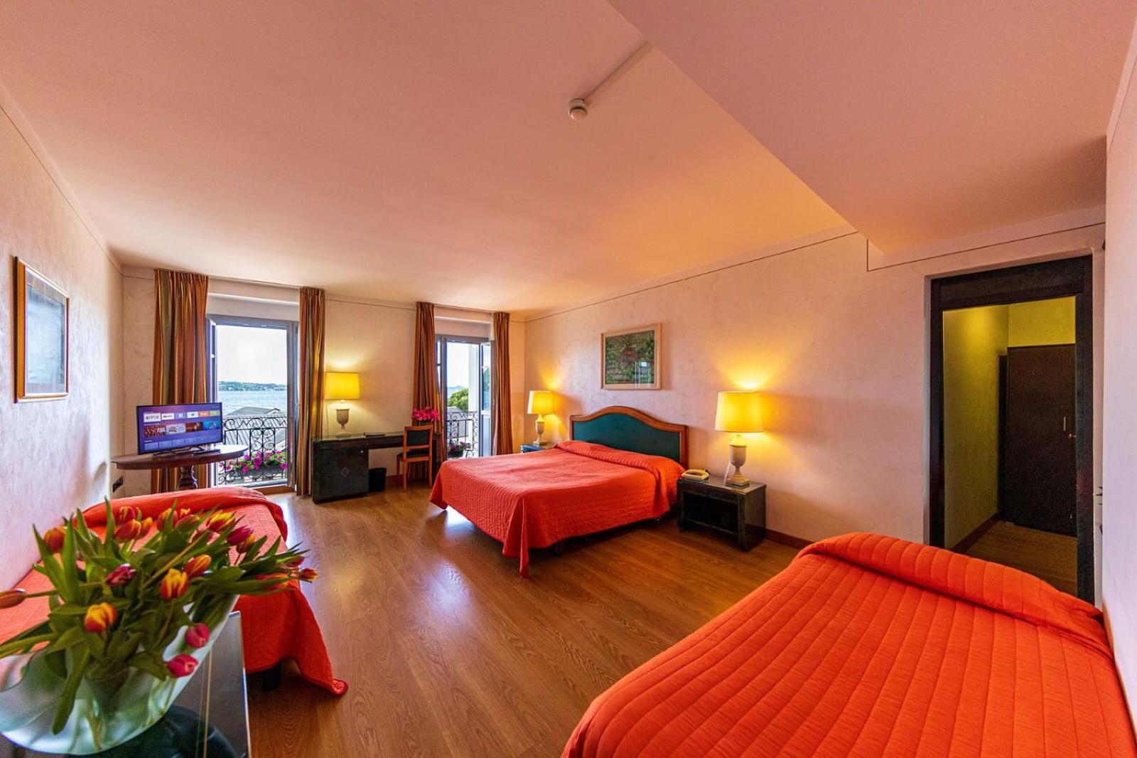 Quadruple Room - Photo 1