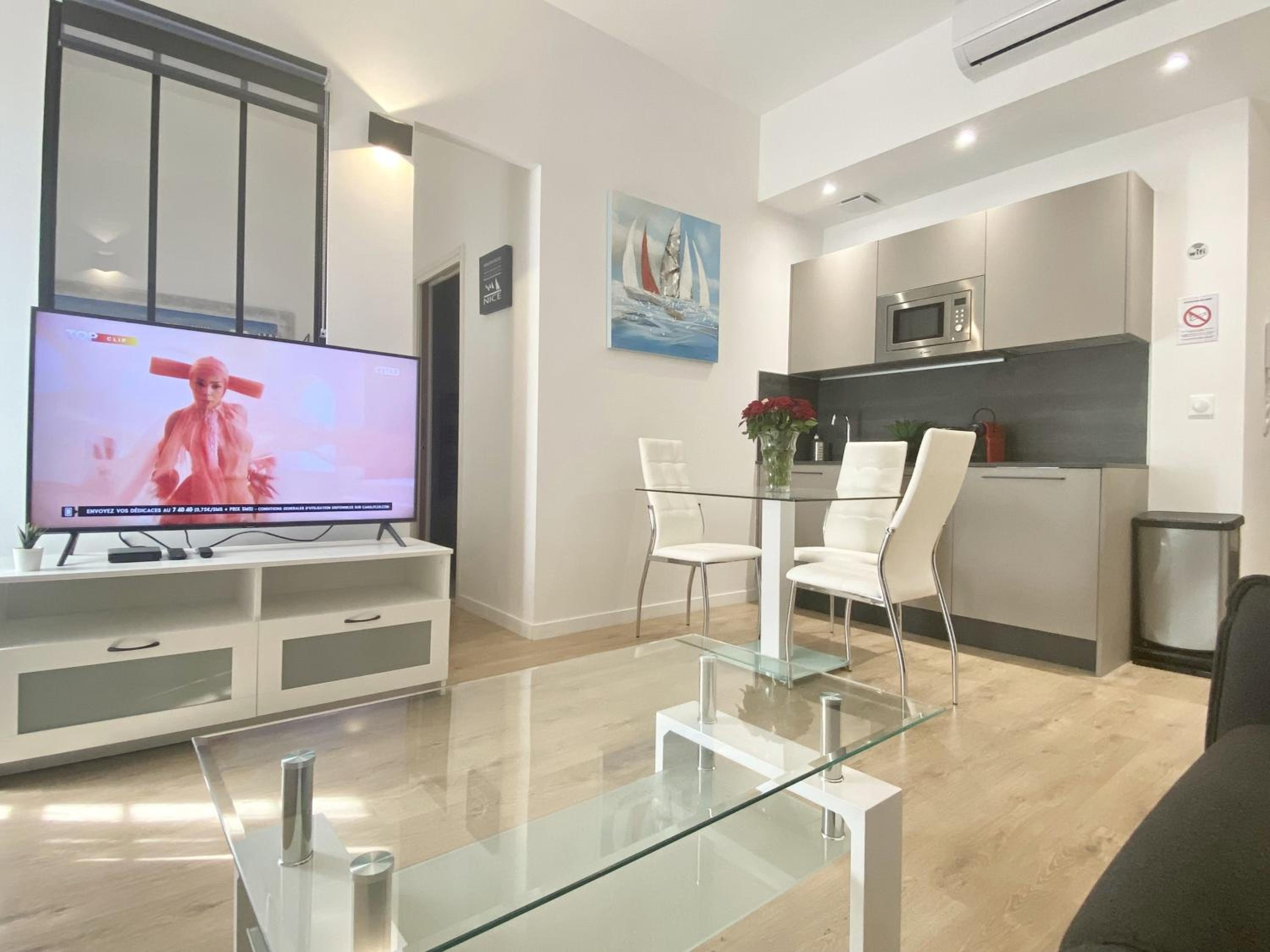One-Bedroom Apartment