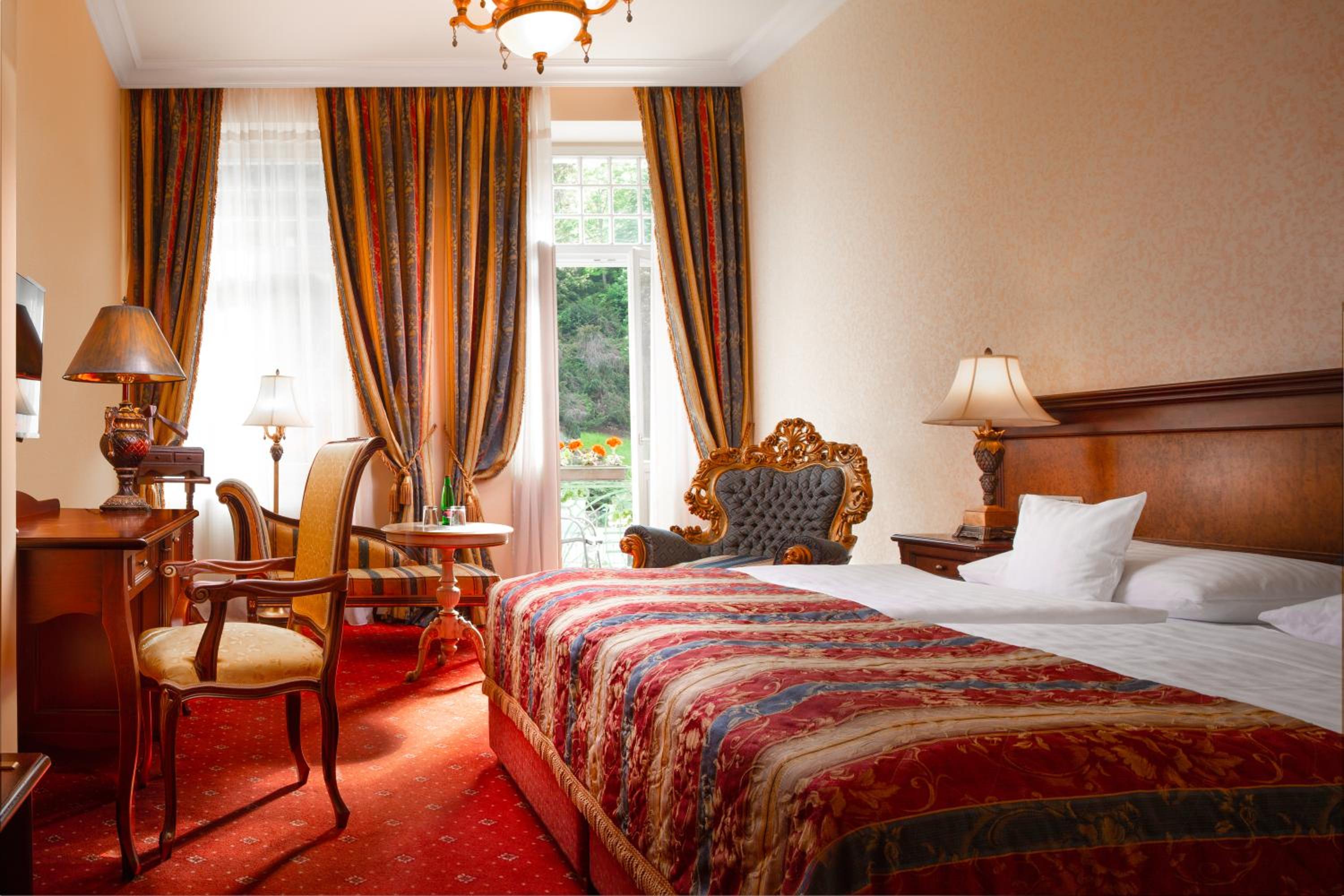 Deluxe Double or Twin Room