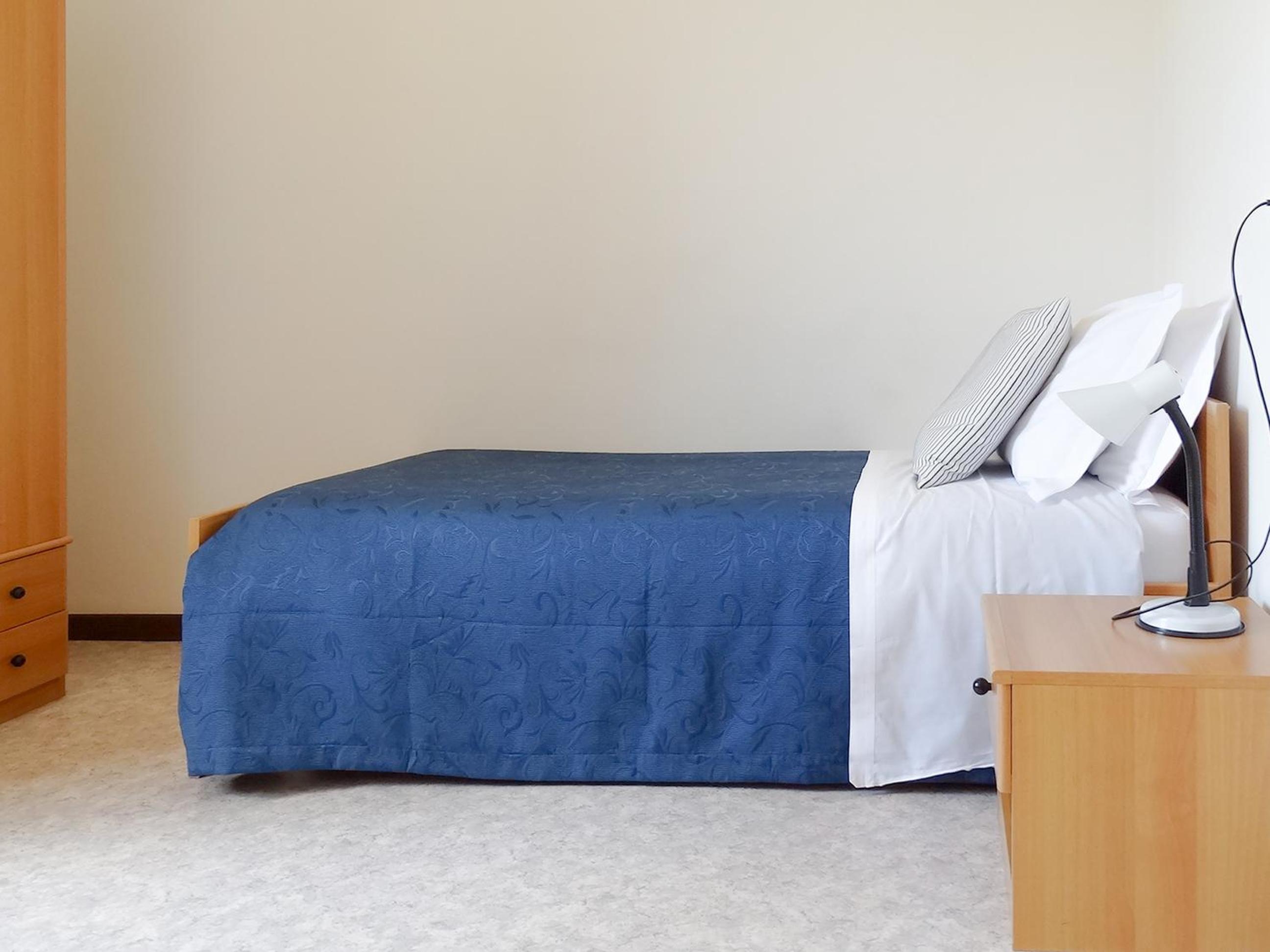 Single Room with Private Bathroom photo 2