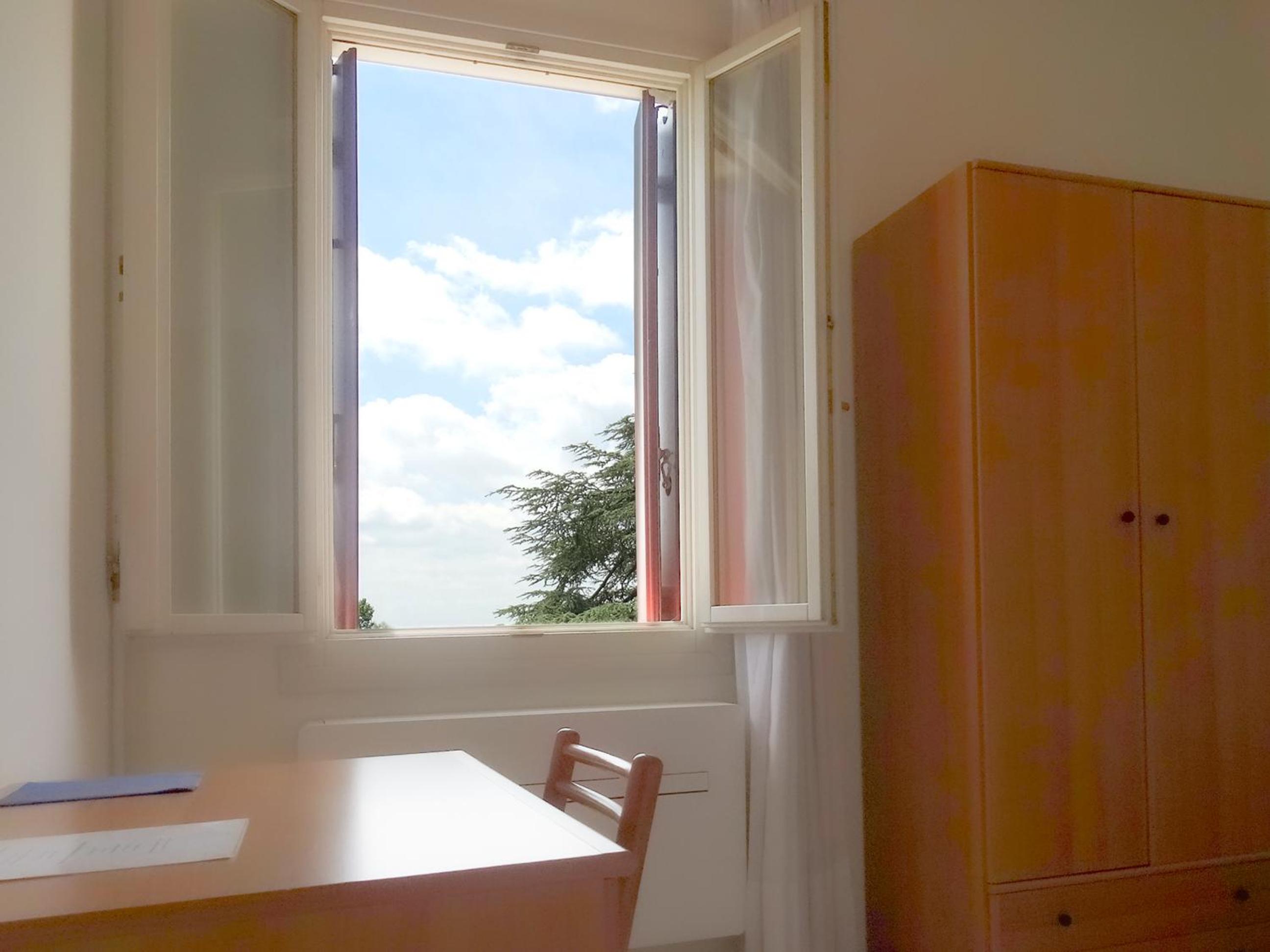 Single Room with Private Bathroom photo 3