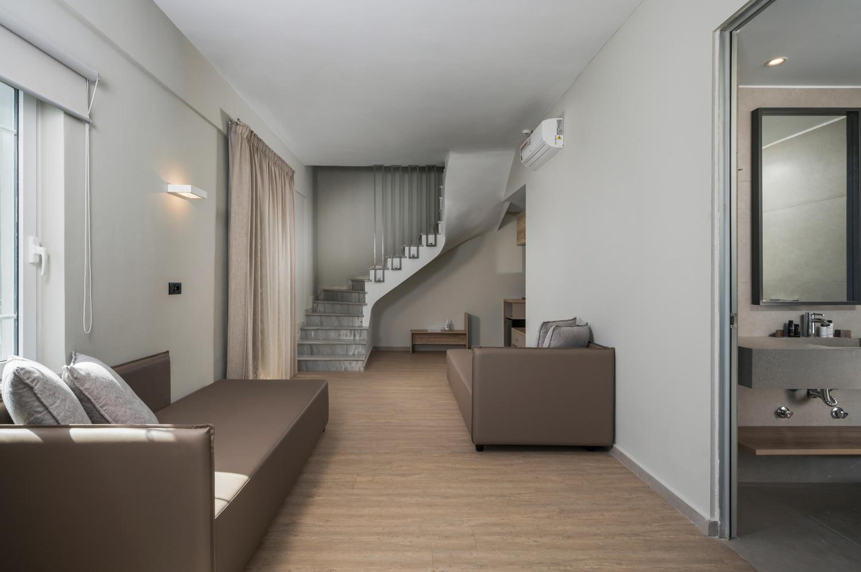 Deluxe Suite with Sea View