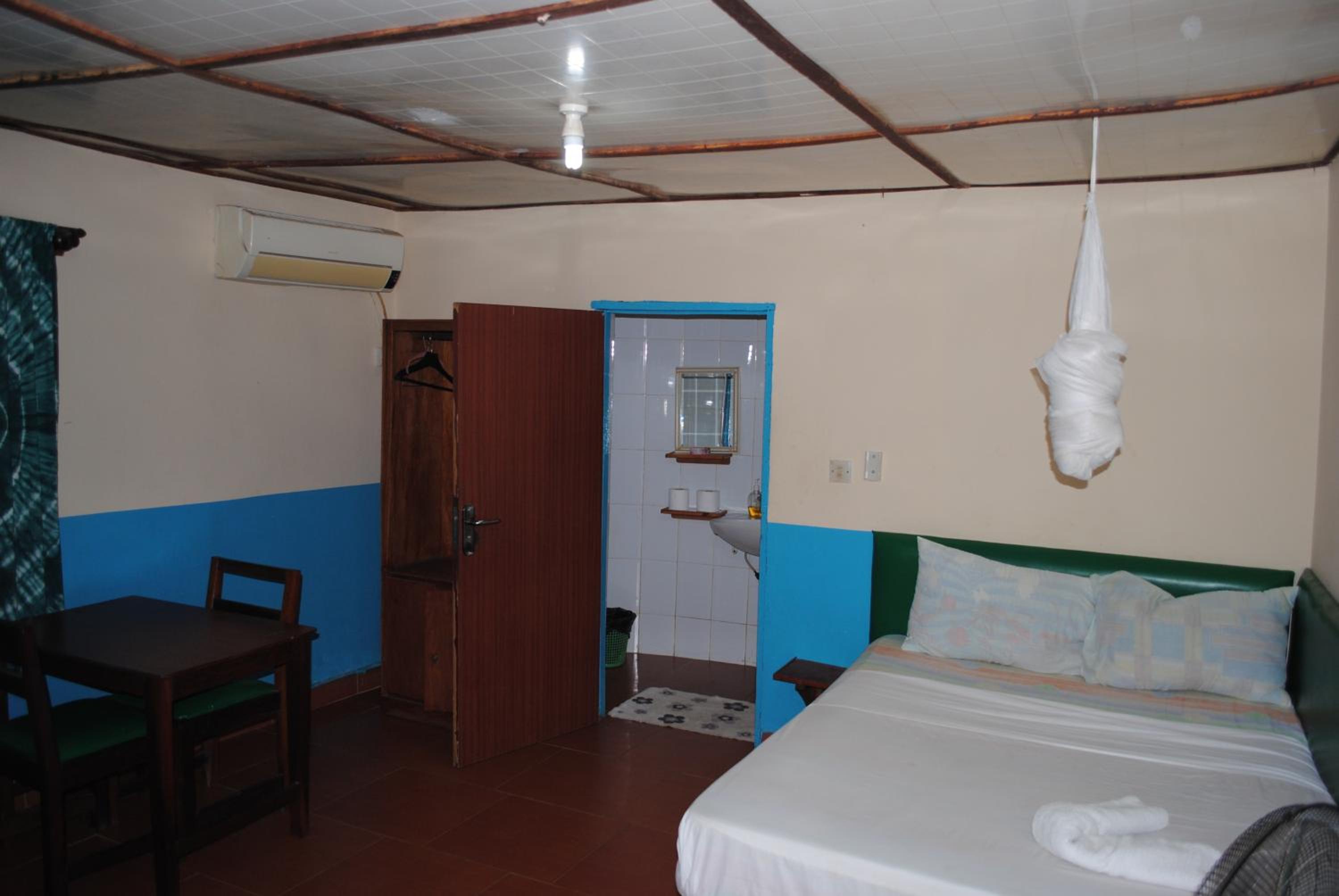 Budget Double Room photo 3