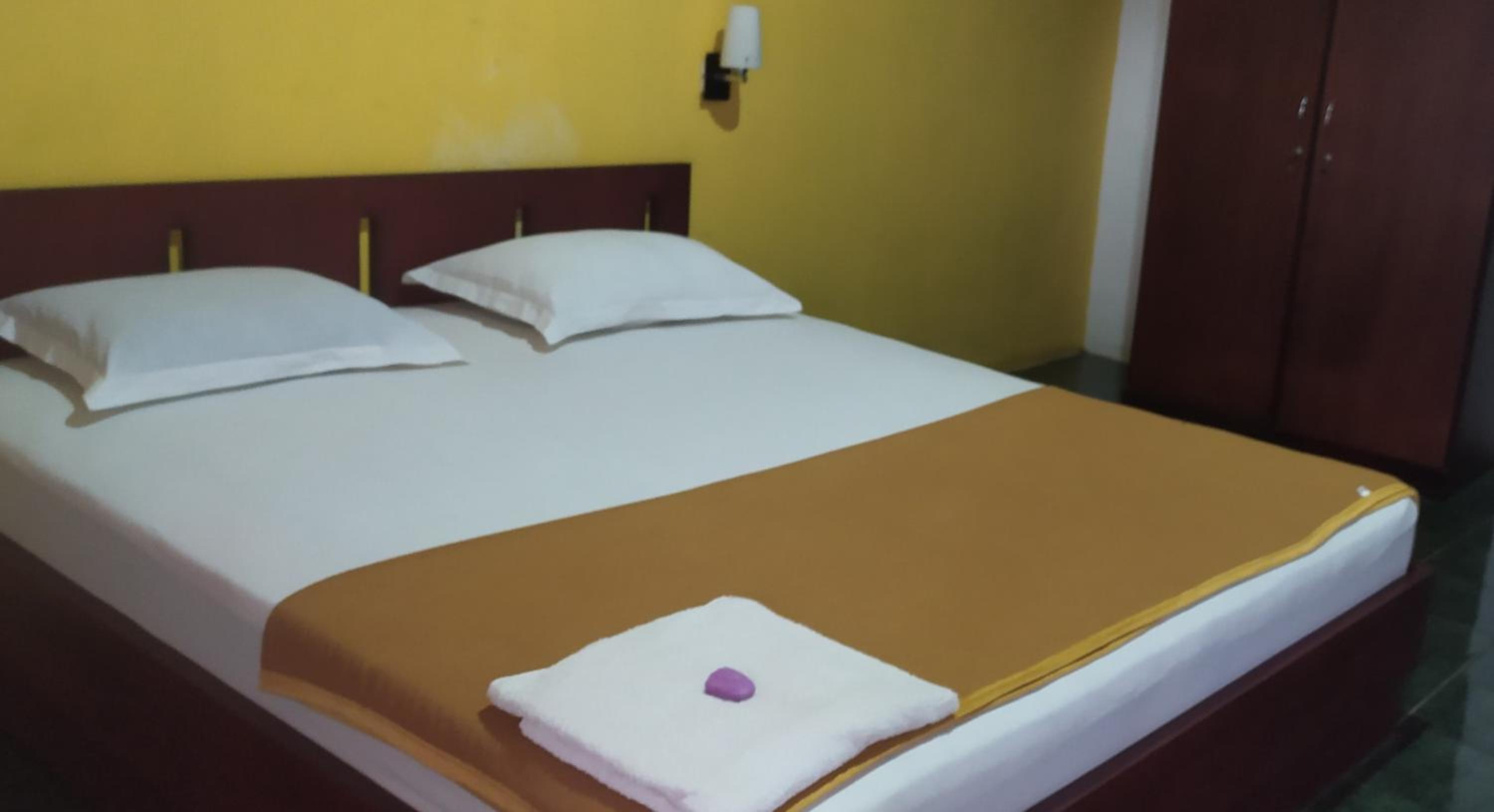 Standard Double Room - Photo 6