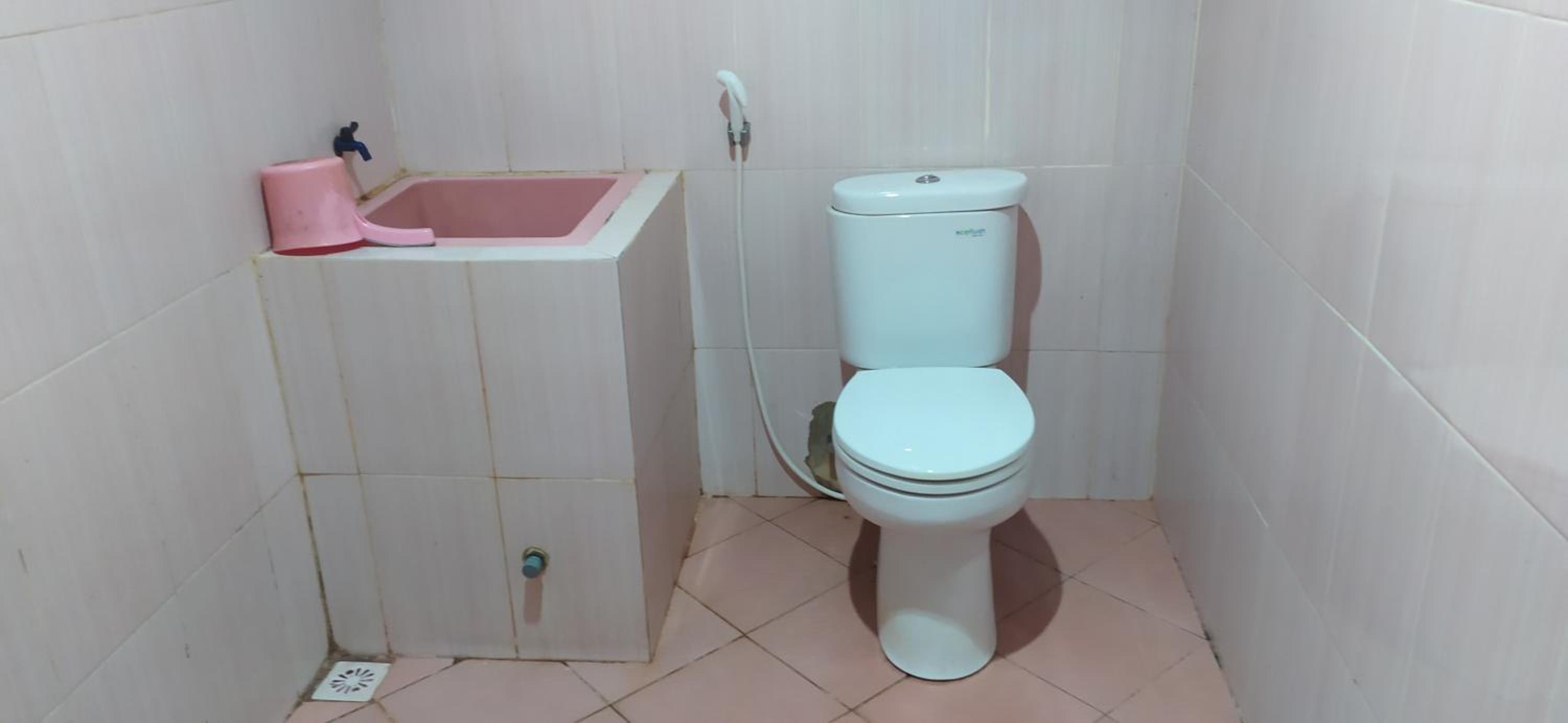 Standard Double Room - Photo 16