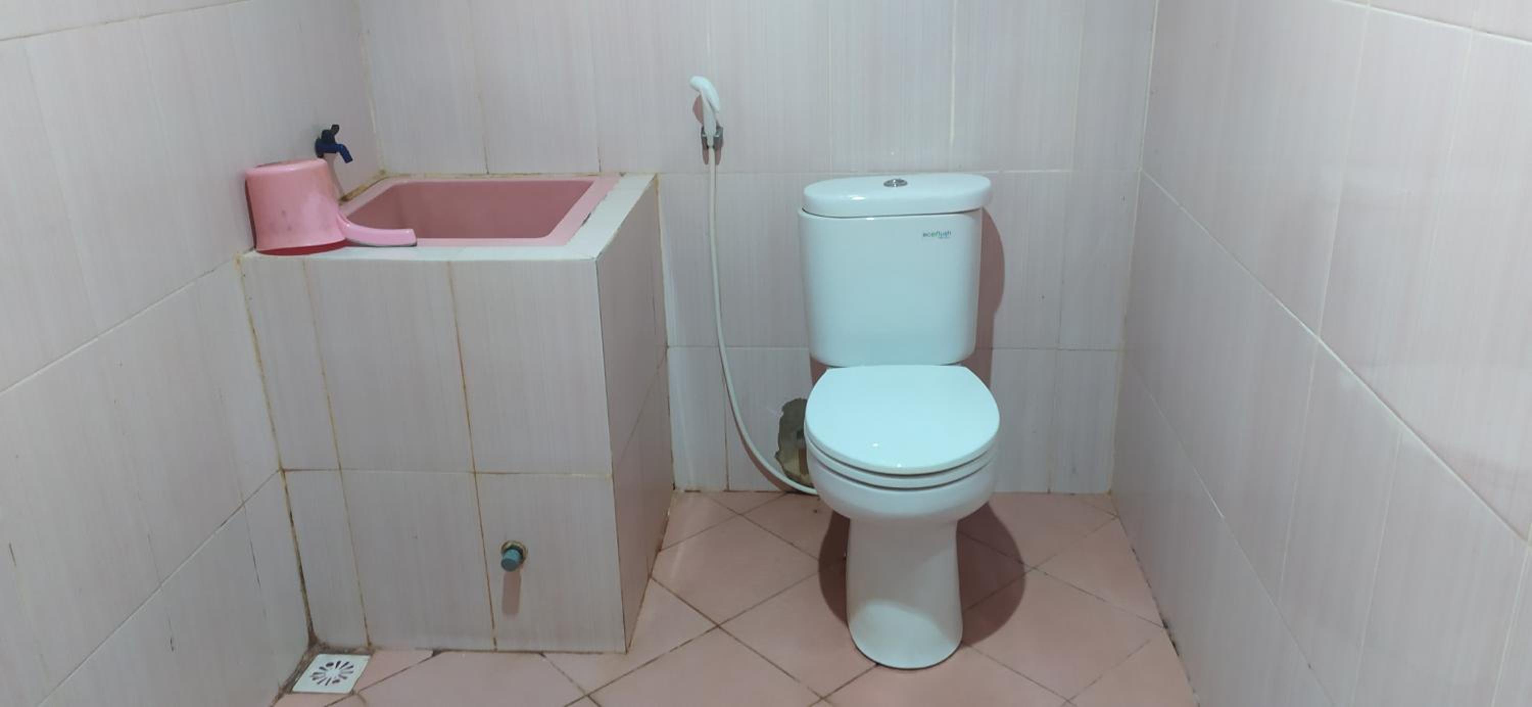 Standard Double Room - Photo 17