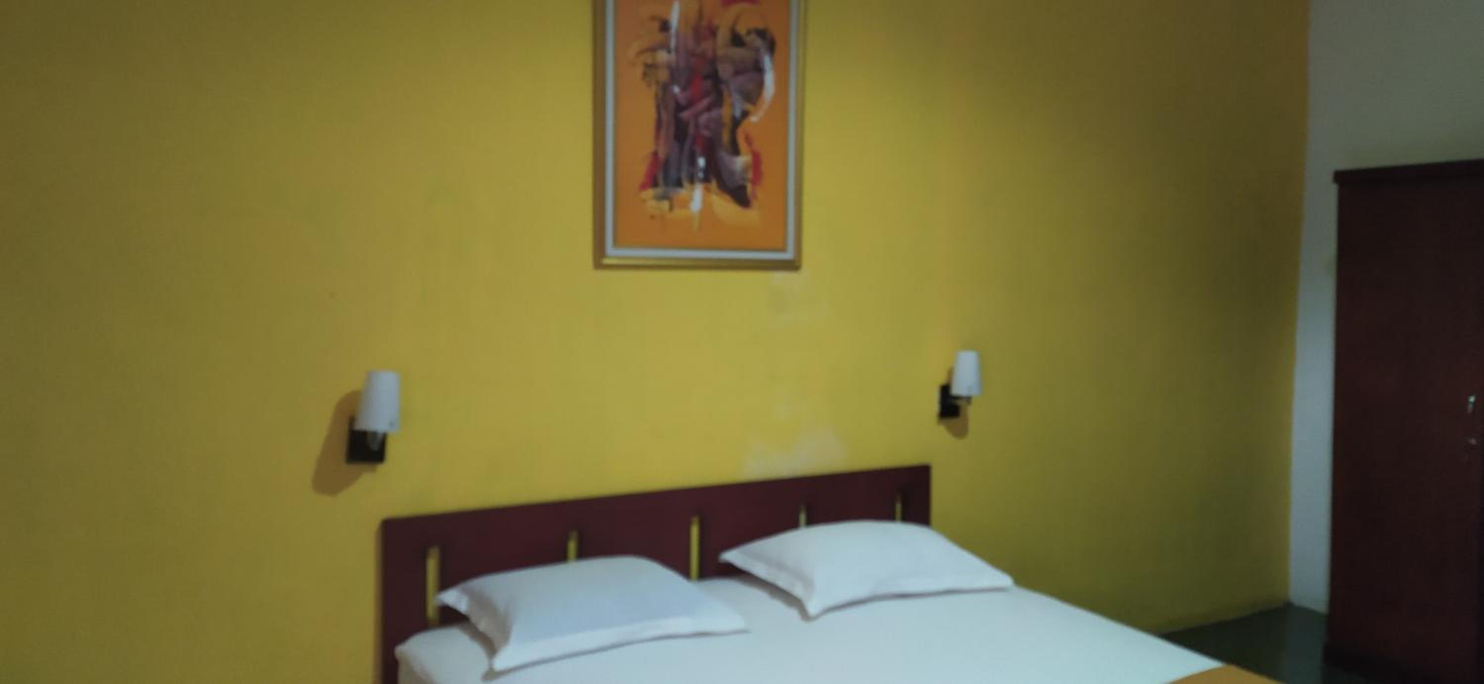 Standard Double Room - Photo 12