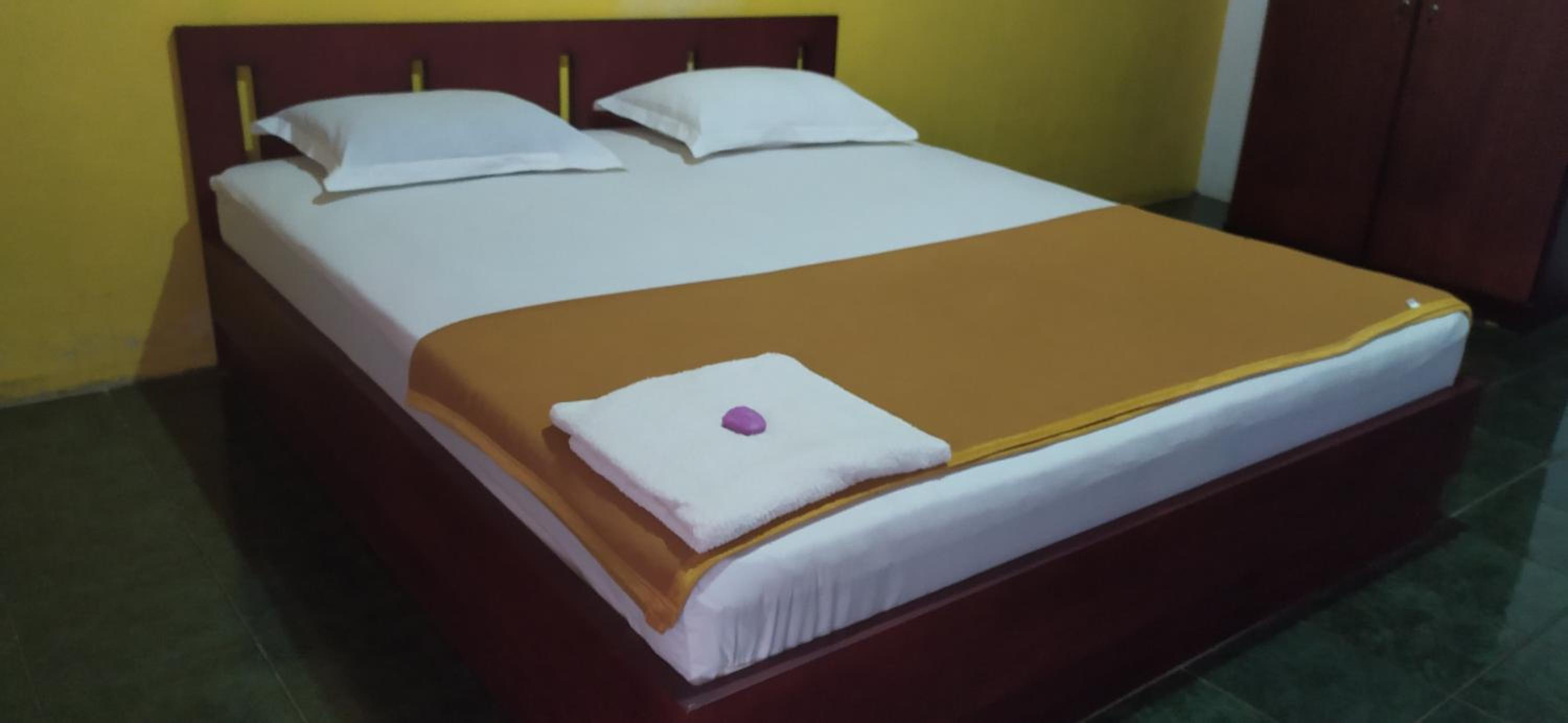Standard Double Room - Photo 14