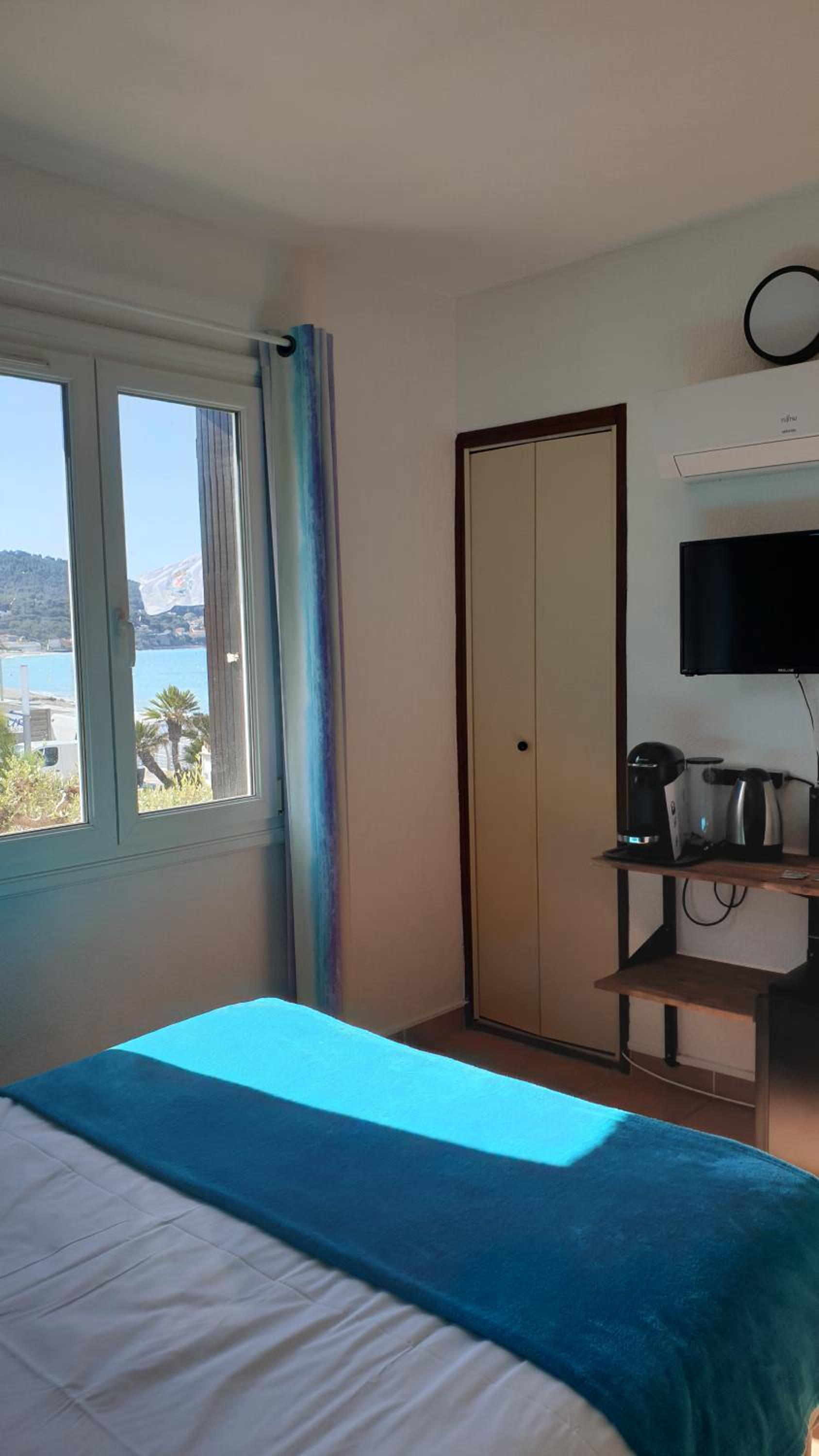 Quadruple Room with Square View photo 3