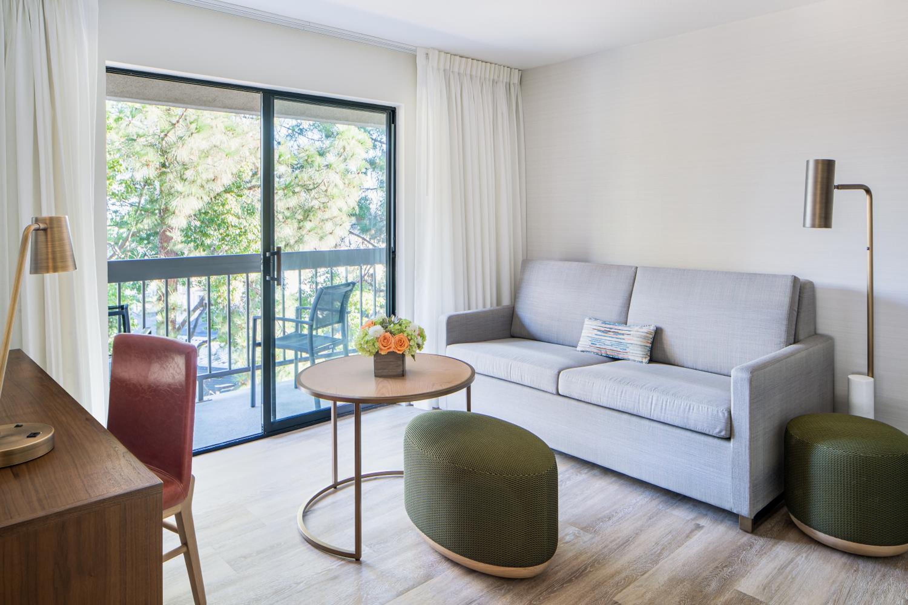 Premier Suite - Photo 2