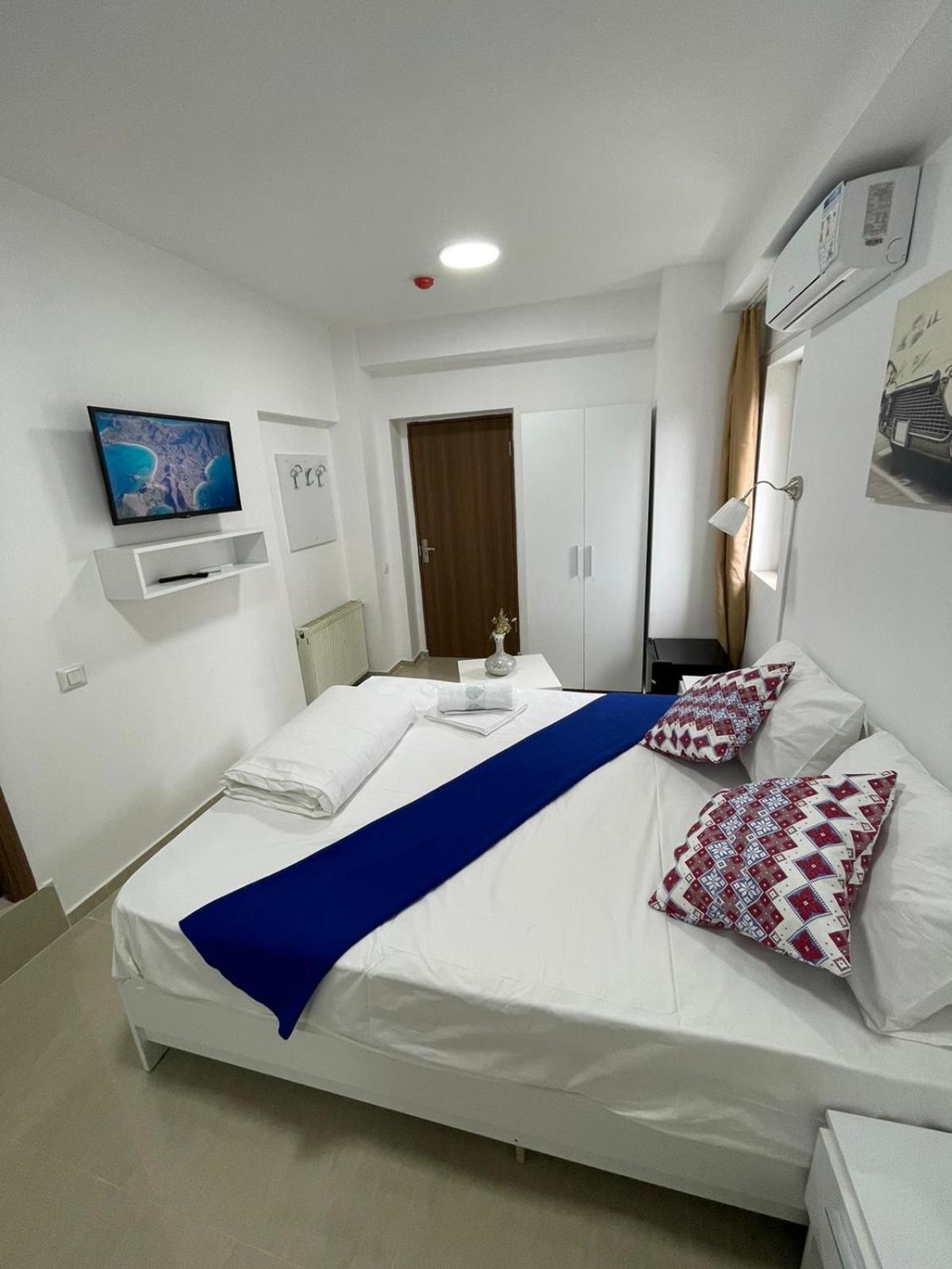 Deluxe Double Room - Photo 24