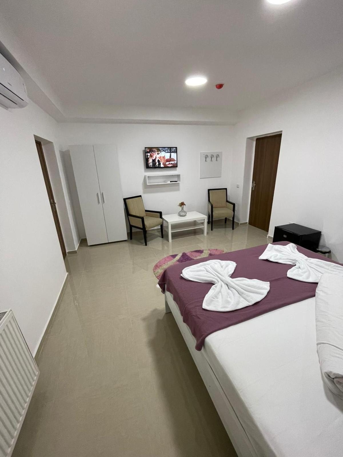 Deluxe Double Room - Photo 3
