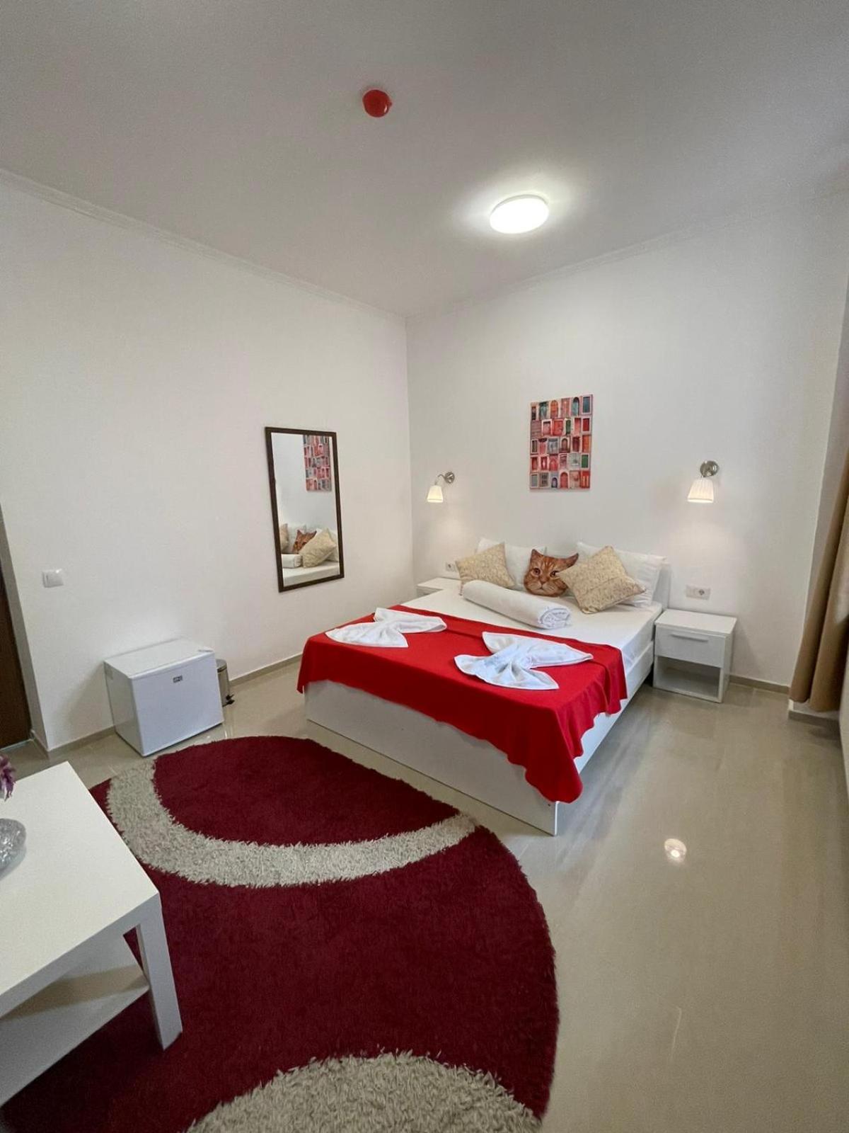 Deluxe Double Room - Photo 12