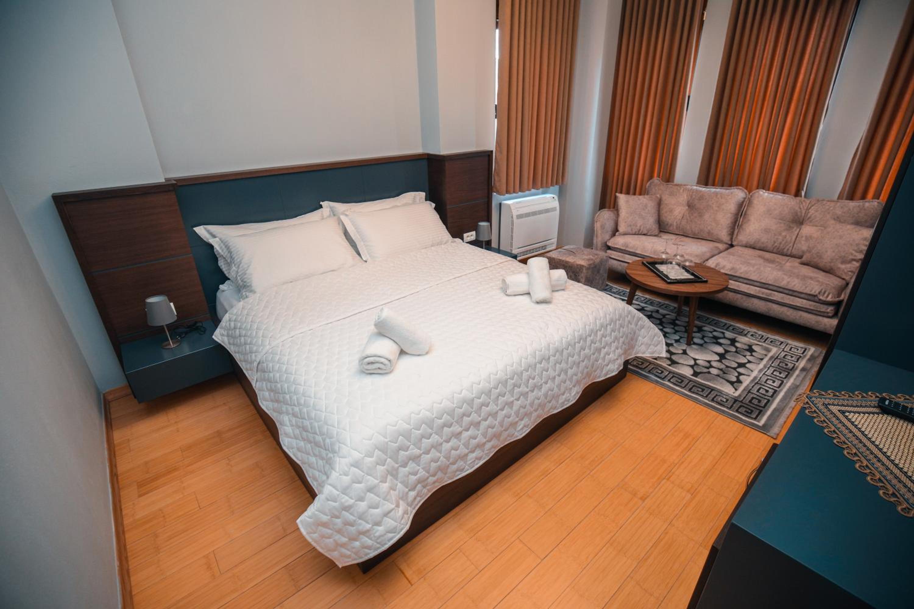Villa photo 1