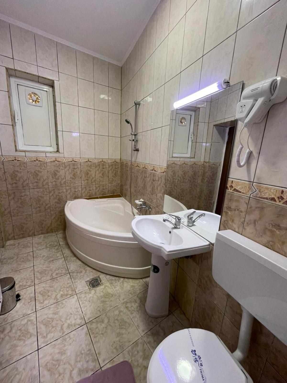 Deluxe Double Room - Photo 4