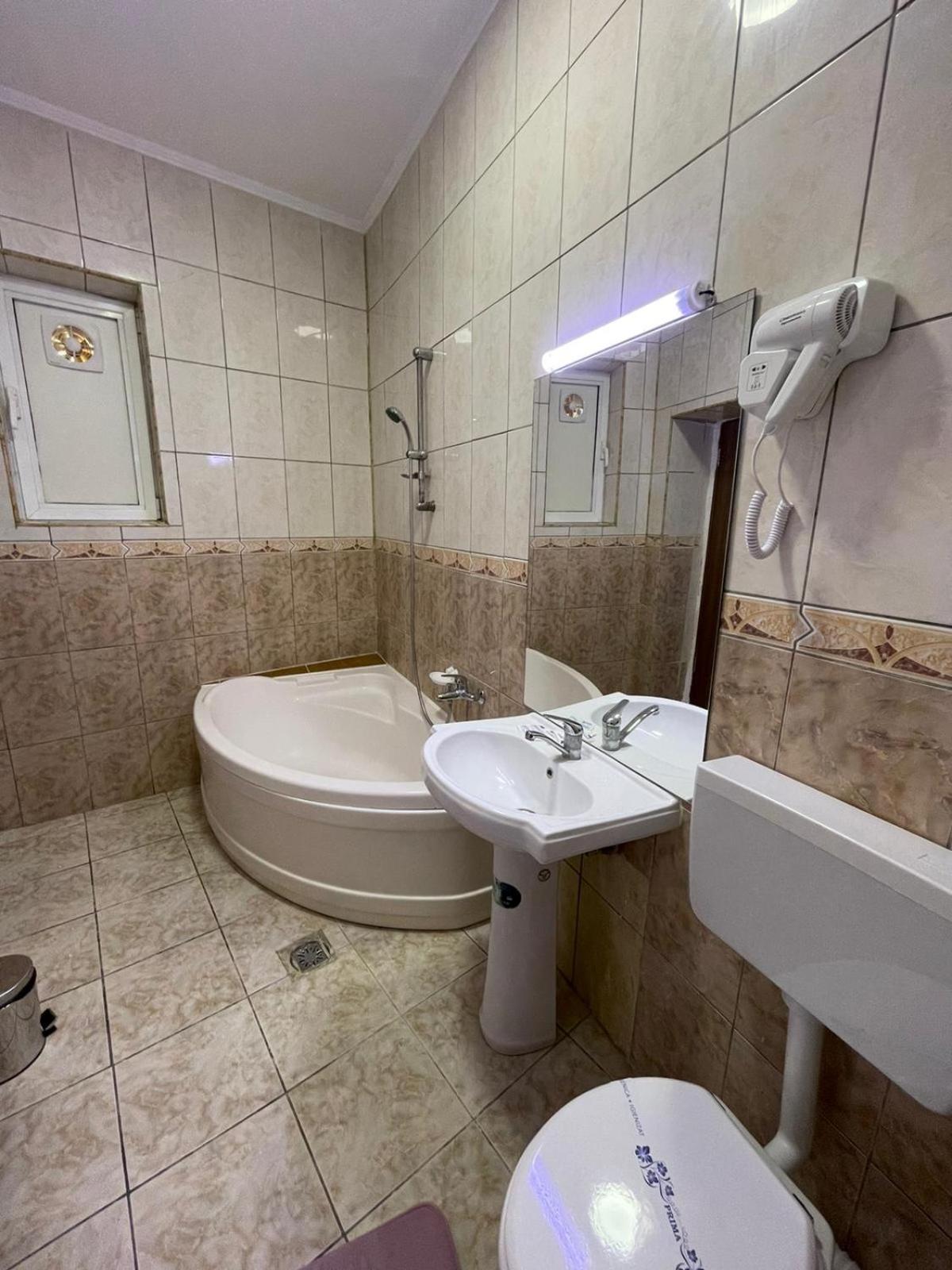 Deluxe Double Room - Photo 6